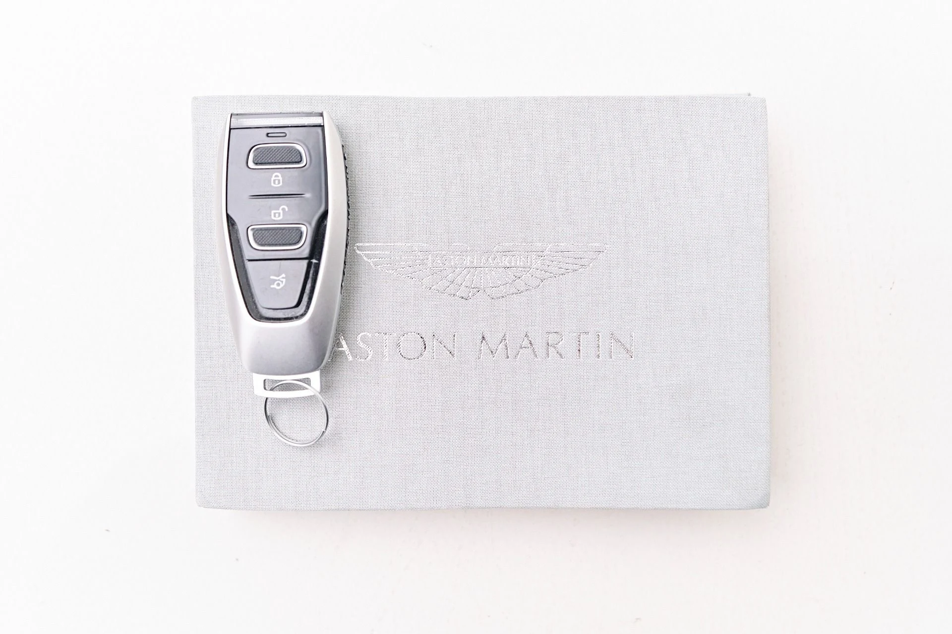 mph073_1478950897_Used_2023_Aston_Martin_DBX_707_1731378416_7a1bfe0153