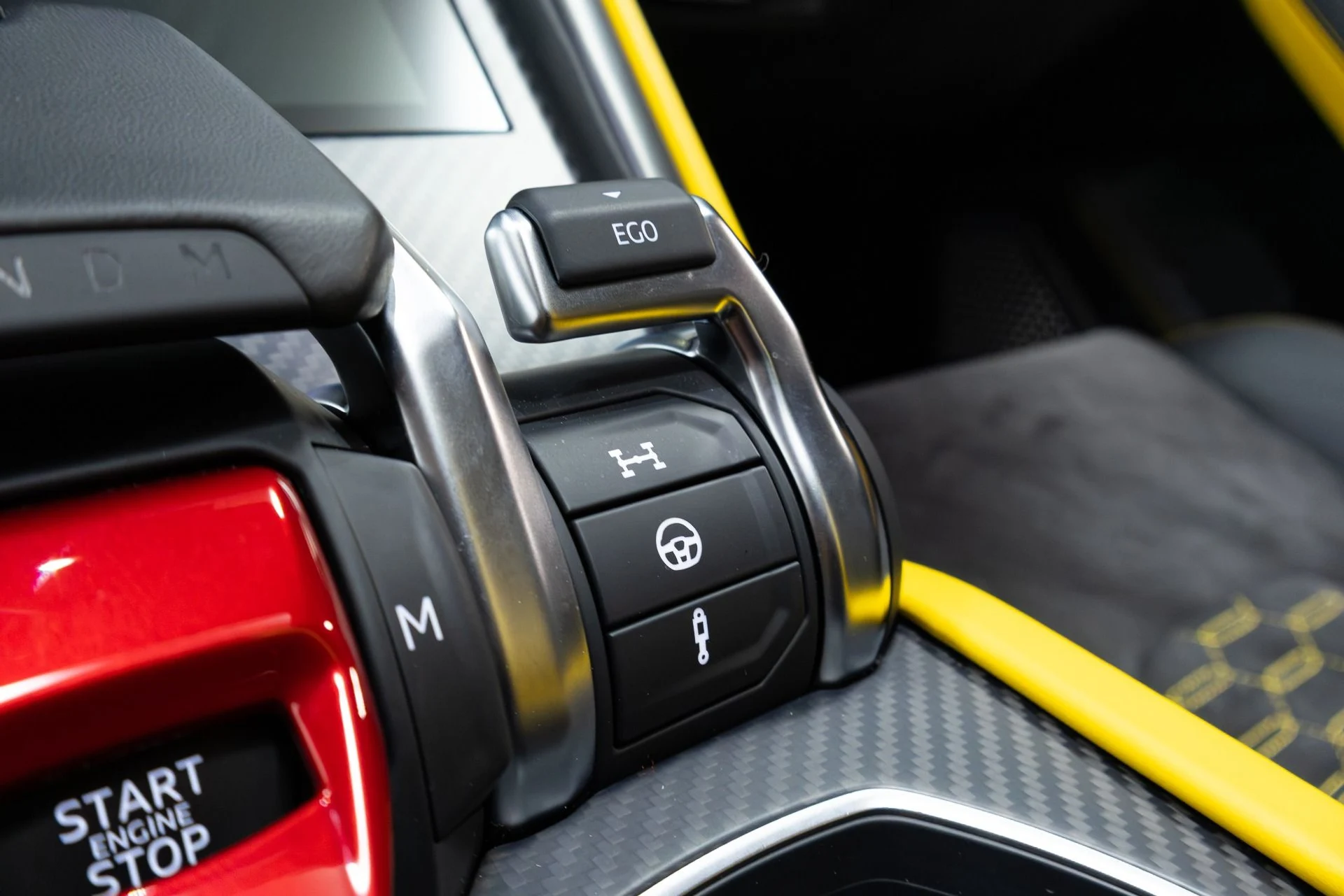 mph073_1497039506_Used_2022_Lamborghini_Urus_Graphite_Capsule_1775757081_2742bbd201