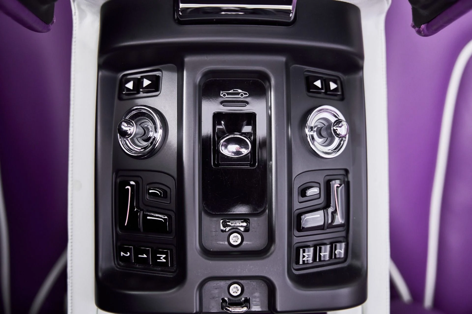 mph073_1625173622_Used_2008_Rolls_Royce_Phantom_Drophead_Coupe_Base_1769136110_39131d9384