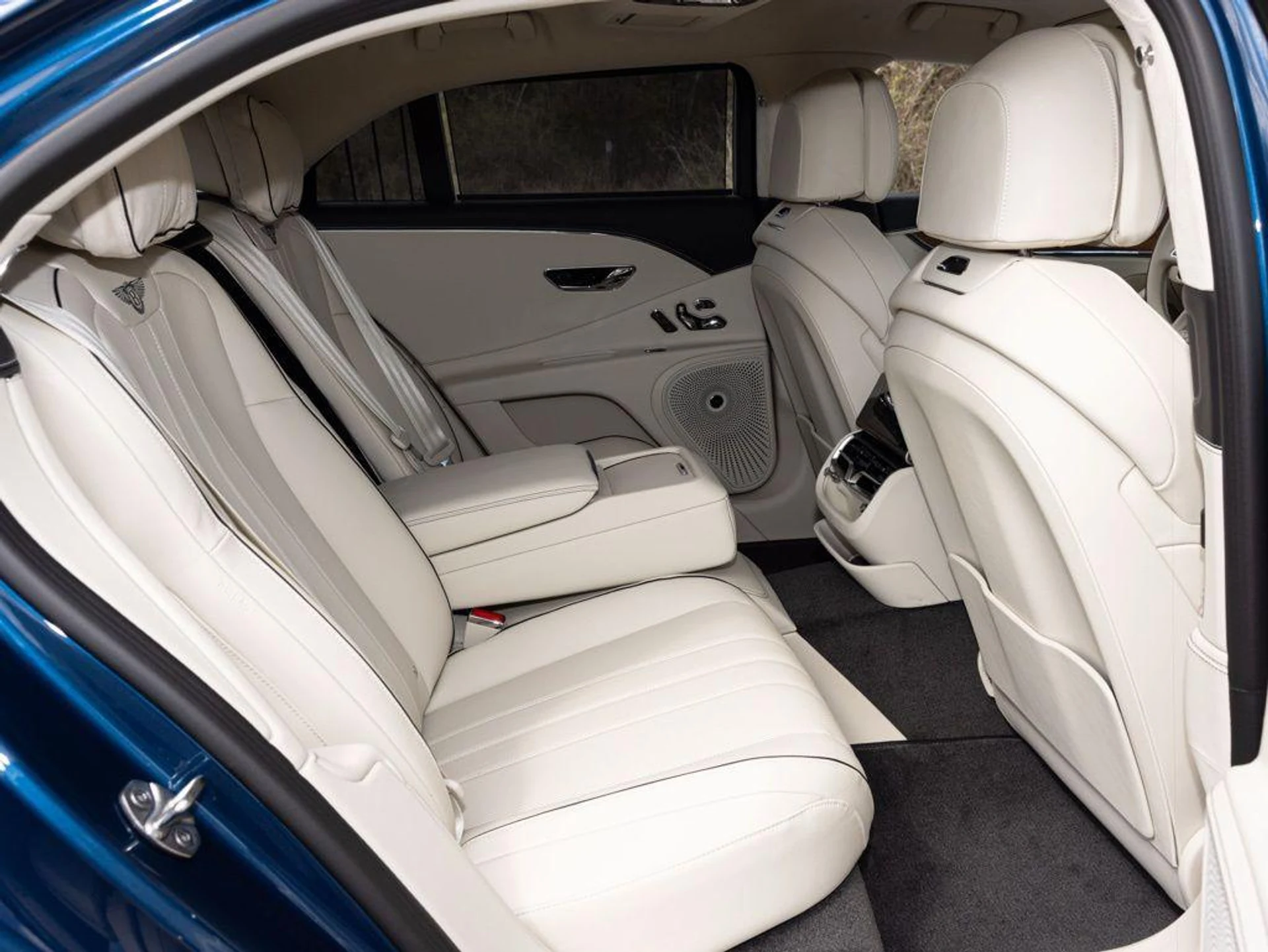 mph073_1636672399_500853698_69ac49f442328134f501d02b_adc8644368