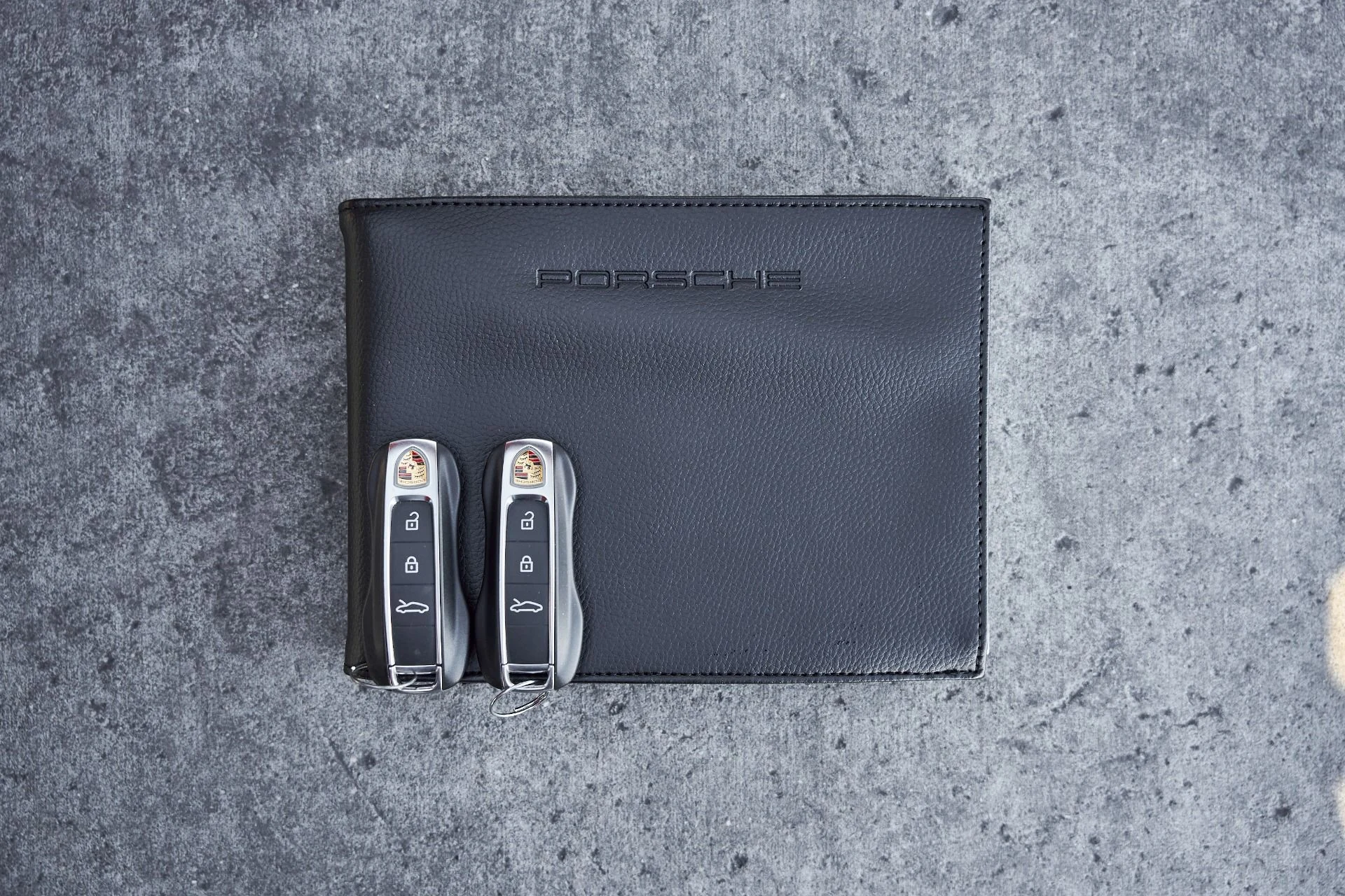 mph073_1695307059_Used_2021_Porsche_911_Turbo_S_1768616713_28c2a60d03