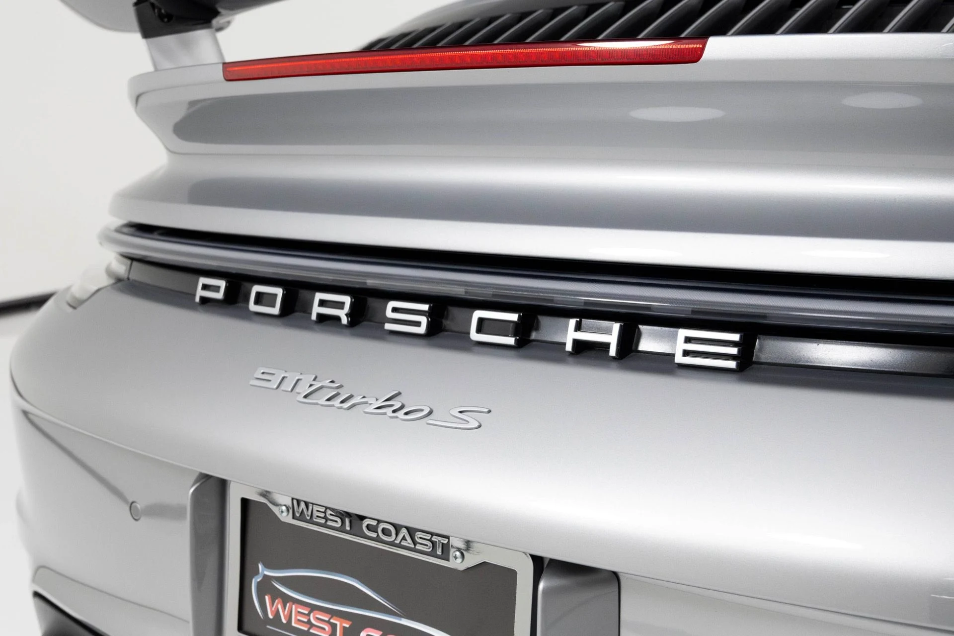 mph073_1699600123_Used_2022_Porsche_911_Turbo_S_1764184634_ff273618c7