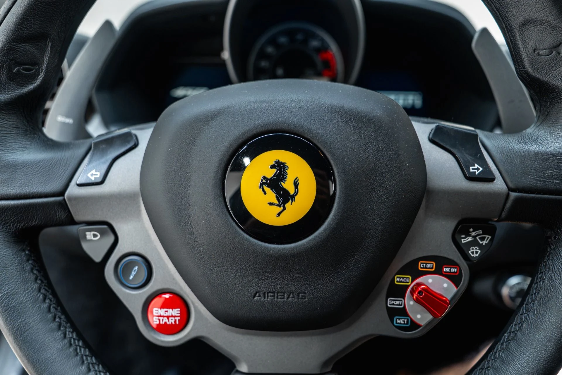 mph073_1790869394_Used_2013_Ferrari_458_Spider_1790712337_a5c27bf345