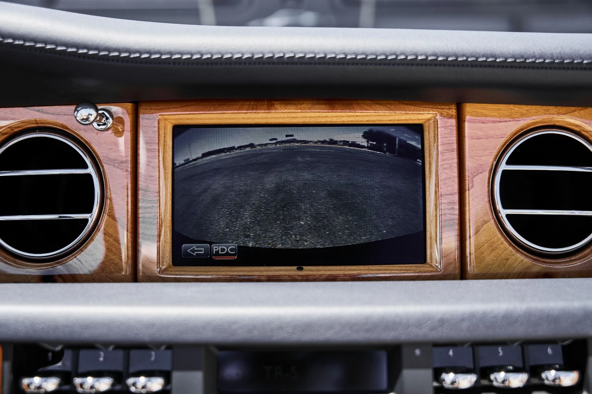 mph073_1875288574_Used_2009_Rolls_Royce_Phantom_Drophead_Coupe_Base_1779209748_68667aa51c