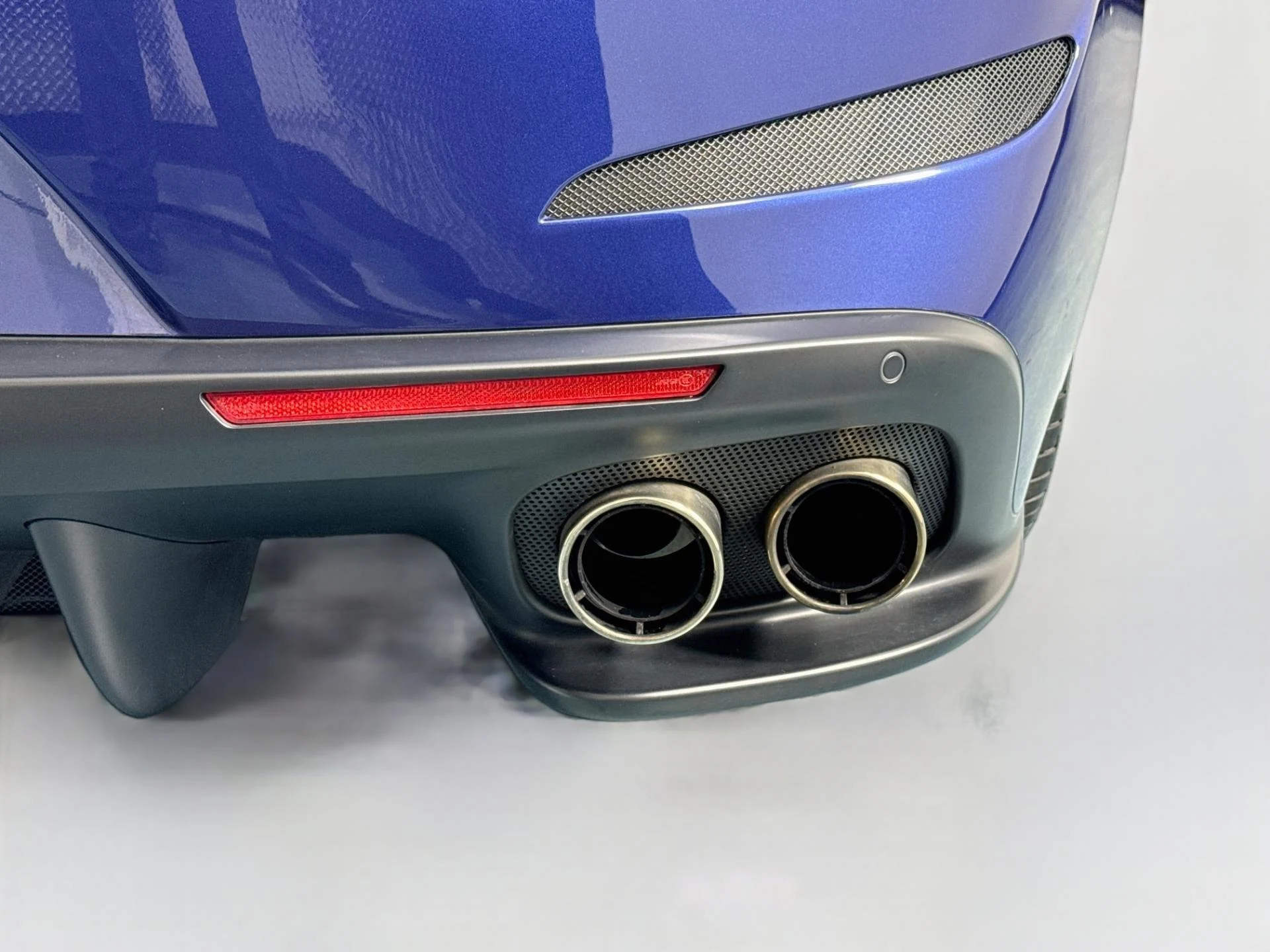 mph073_1888670800_Used_2019_Ferrari_GTC_4_Lusso_1792629208_d9069a7ac7