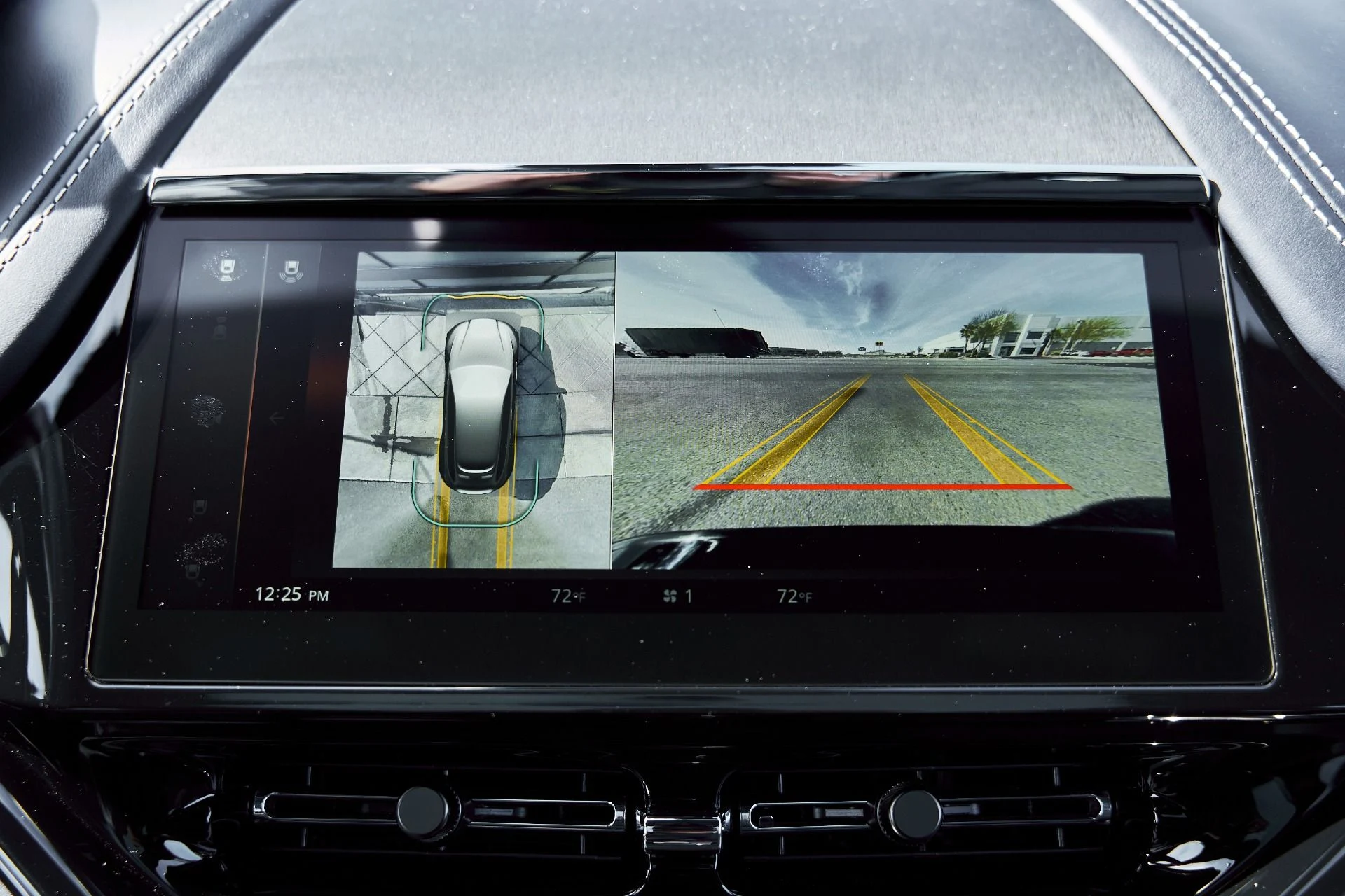 mph073_1938175347_Used_2025_Aston_Martin_DBX_707_1771642313_5d63ae52d1