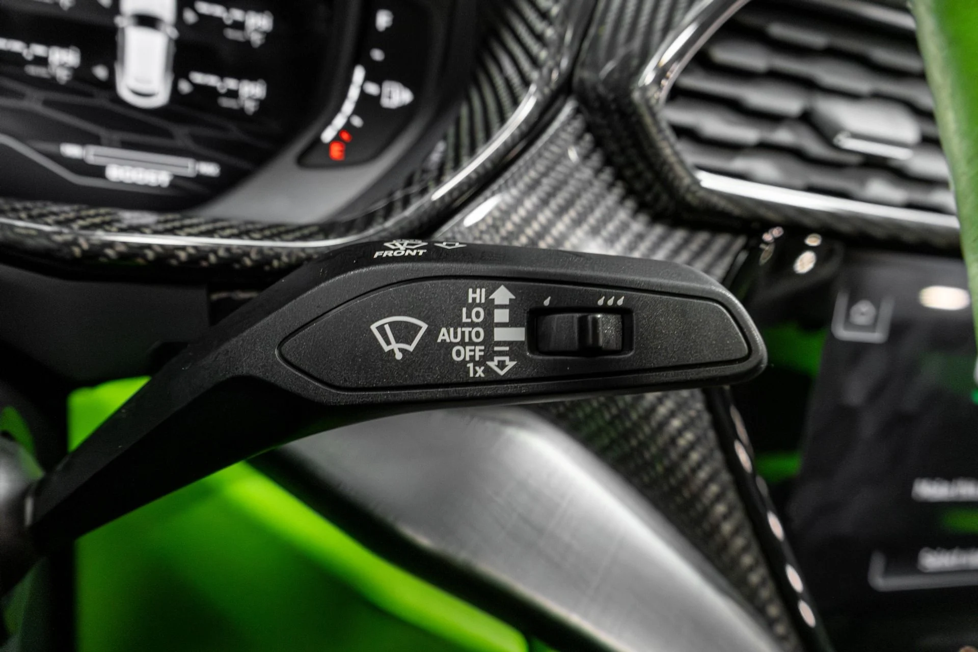 mph073_1979963275_Used_2022_Lamborghini_Urus_1771543126_bd4d9ee315