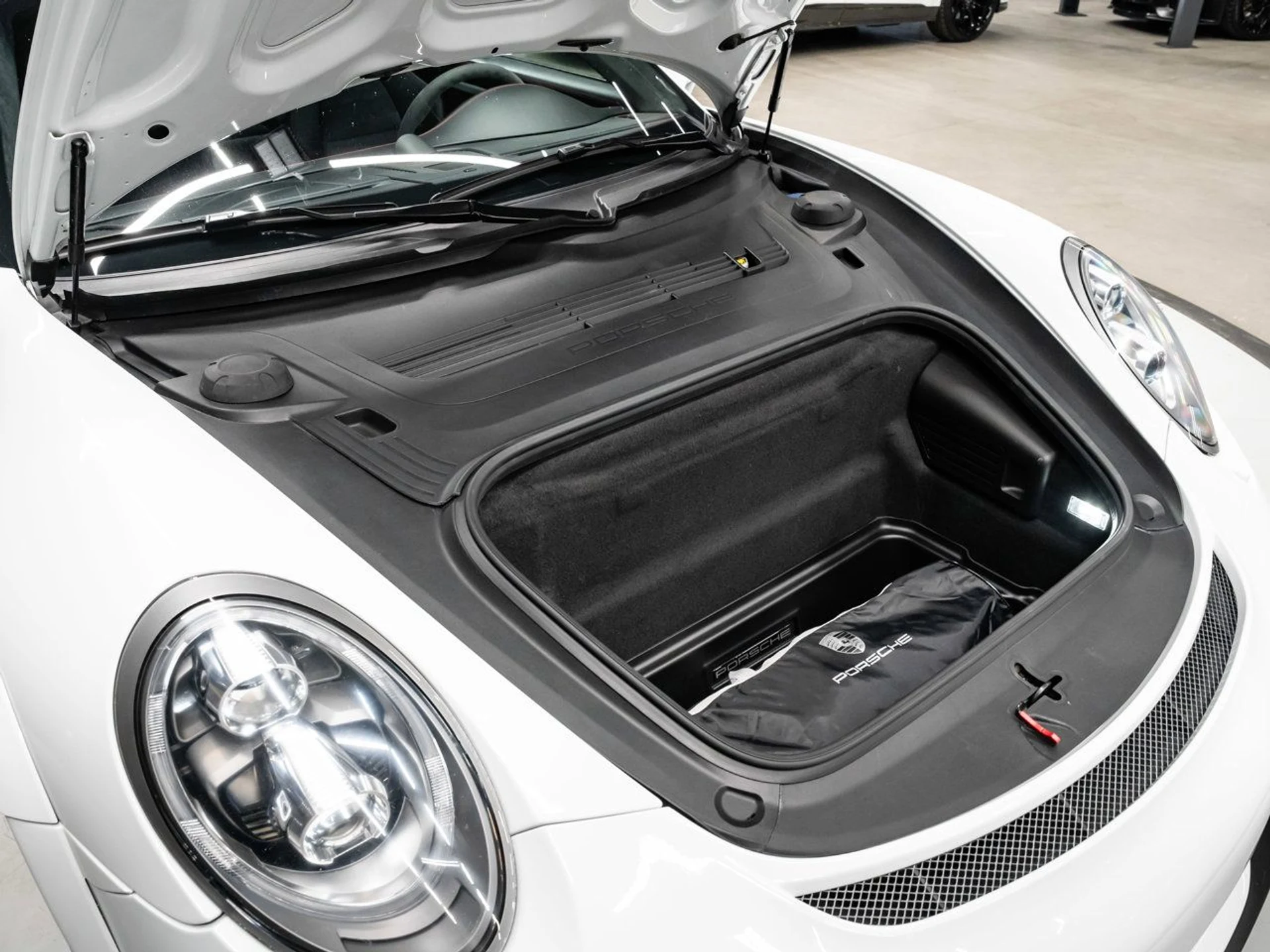 mph073_1999257796_porsche_911_2015_72623c44ab