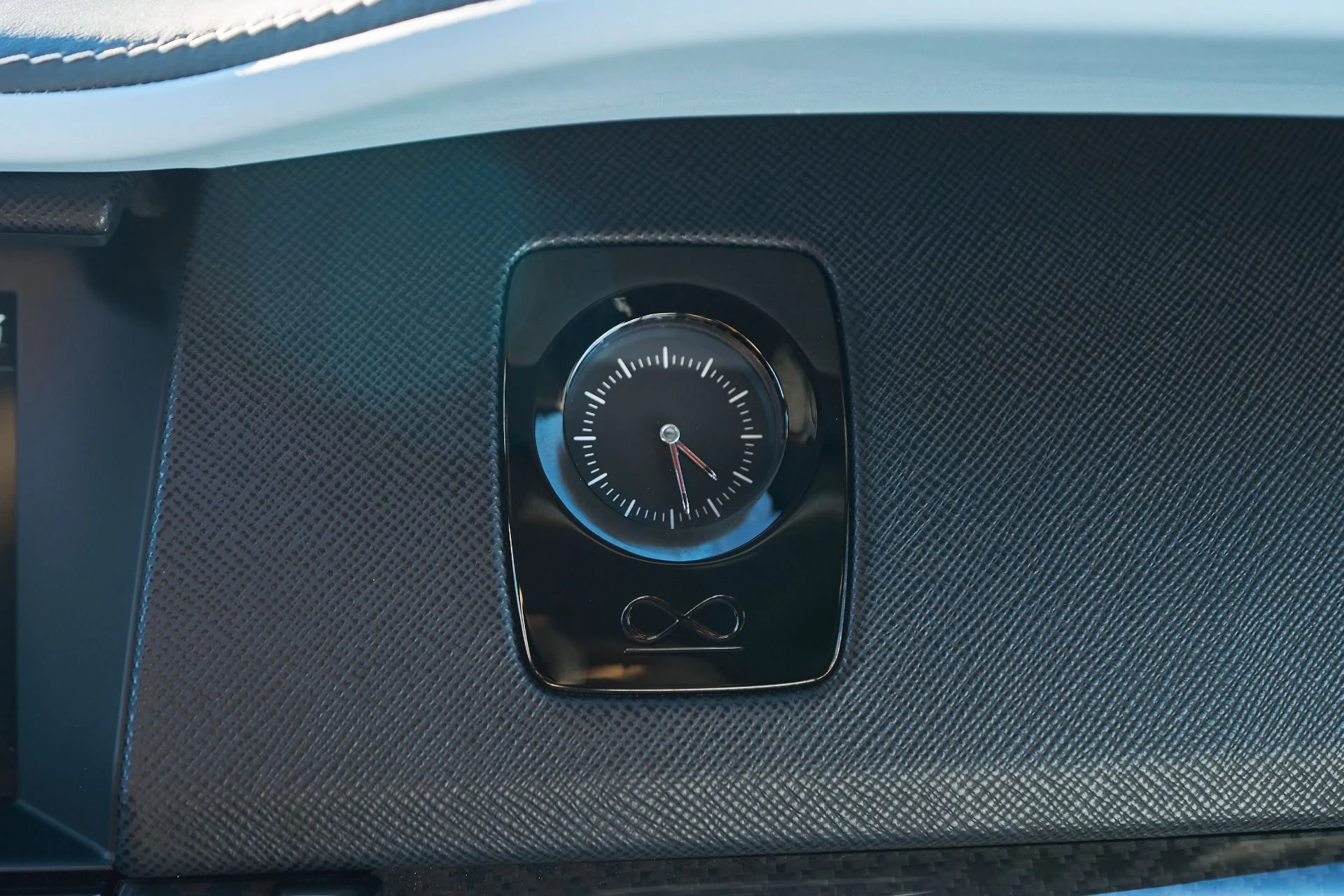 mph073_2041429934_Used_2022_Rolls_Royce_Cullinan_Black_Badge_1765411164_c777cd5625