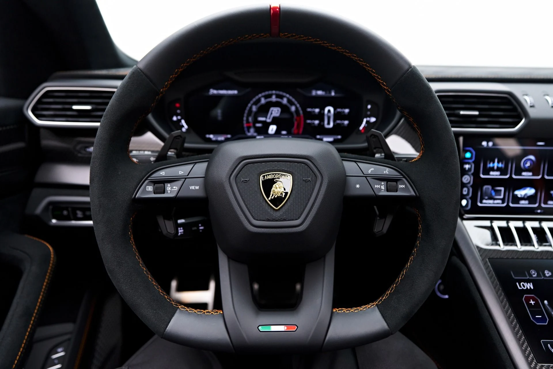 mph073_2081130941_Used_2023_Lamborghini_Urus_Performante_1758074145_1042ead254