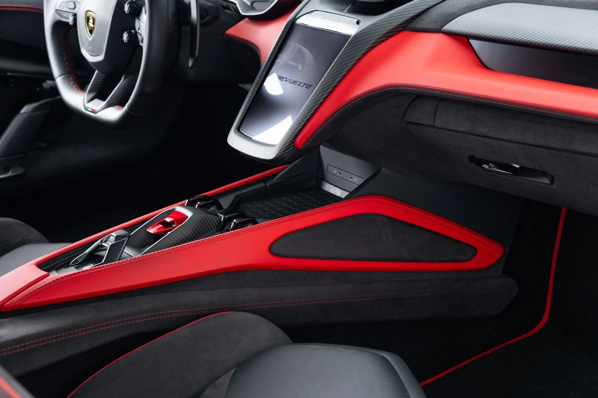 mph073_2104229716_Used_2024_Lamborghini_Revuelto_1778880537_f2b78978b4