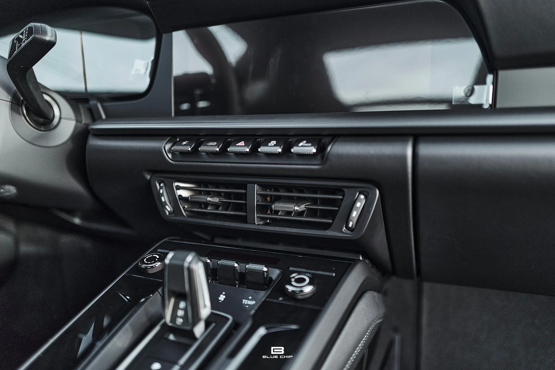 mph073_2135670401_69b180cbe3f822fc10989d78_L1190265_3477b2c038