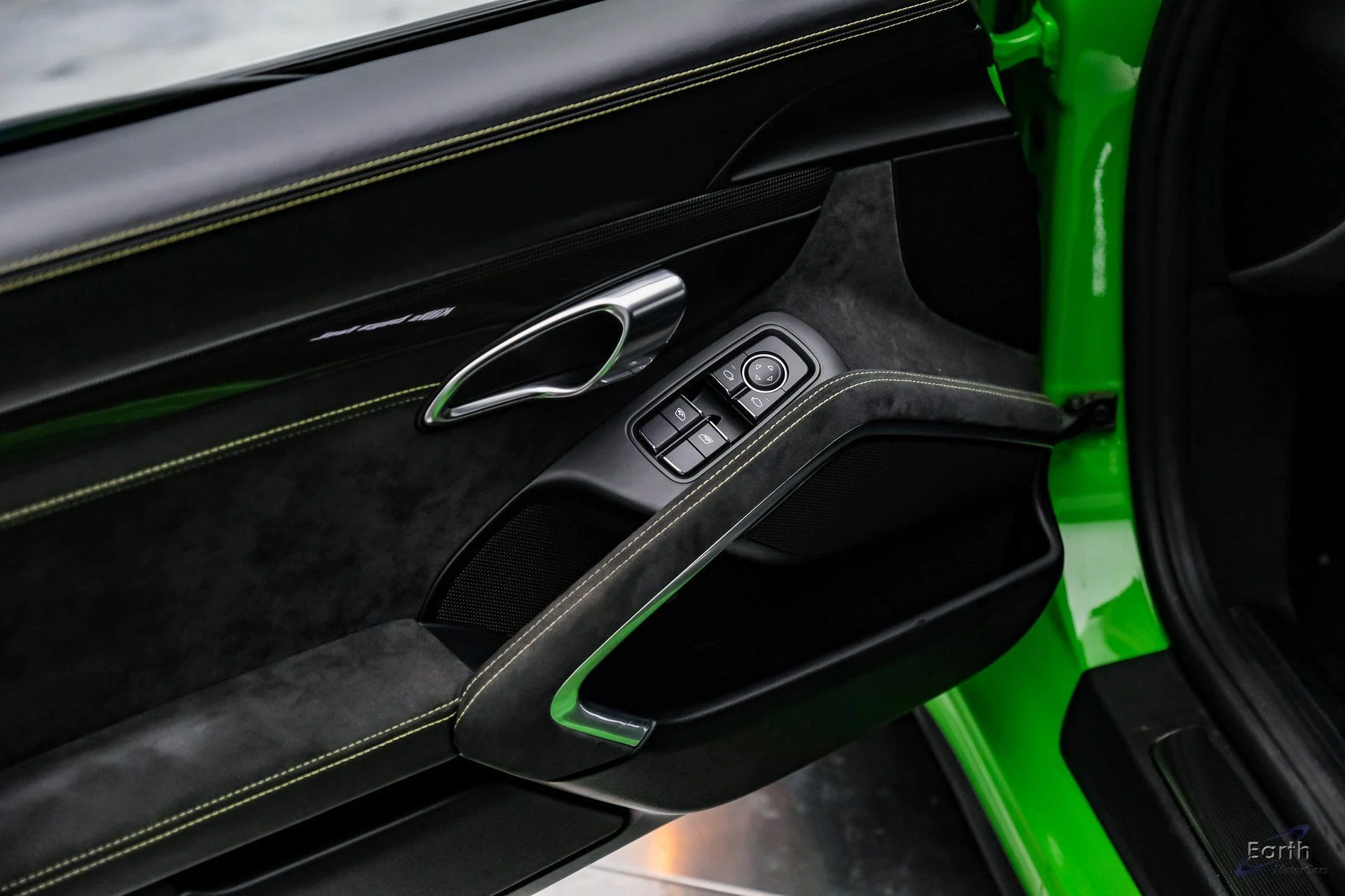 mph073_214076038_cfc096a0a9c3002177cc93b9e4f4928ax_8f1655b1c7