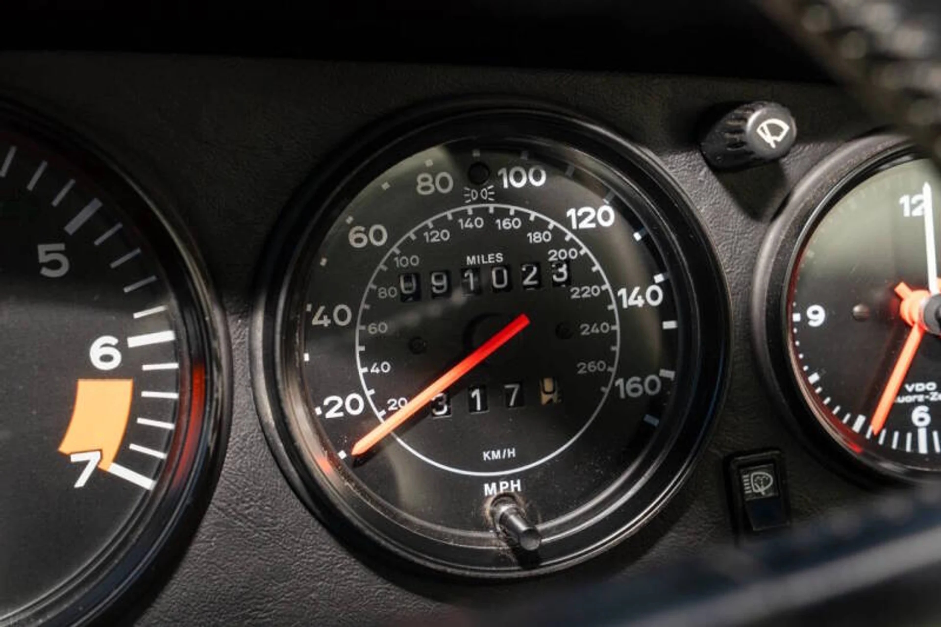 mph073_2143722784_1985_porsche_911_carrera_2dr_coupe_1a0fcebdfc