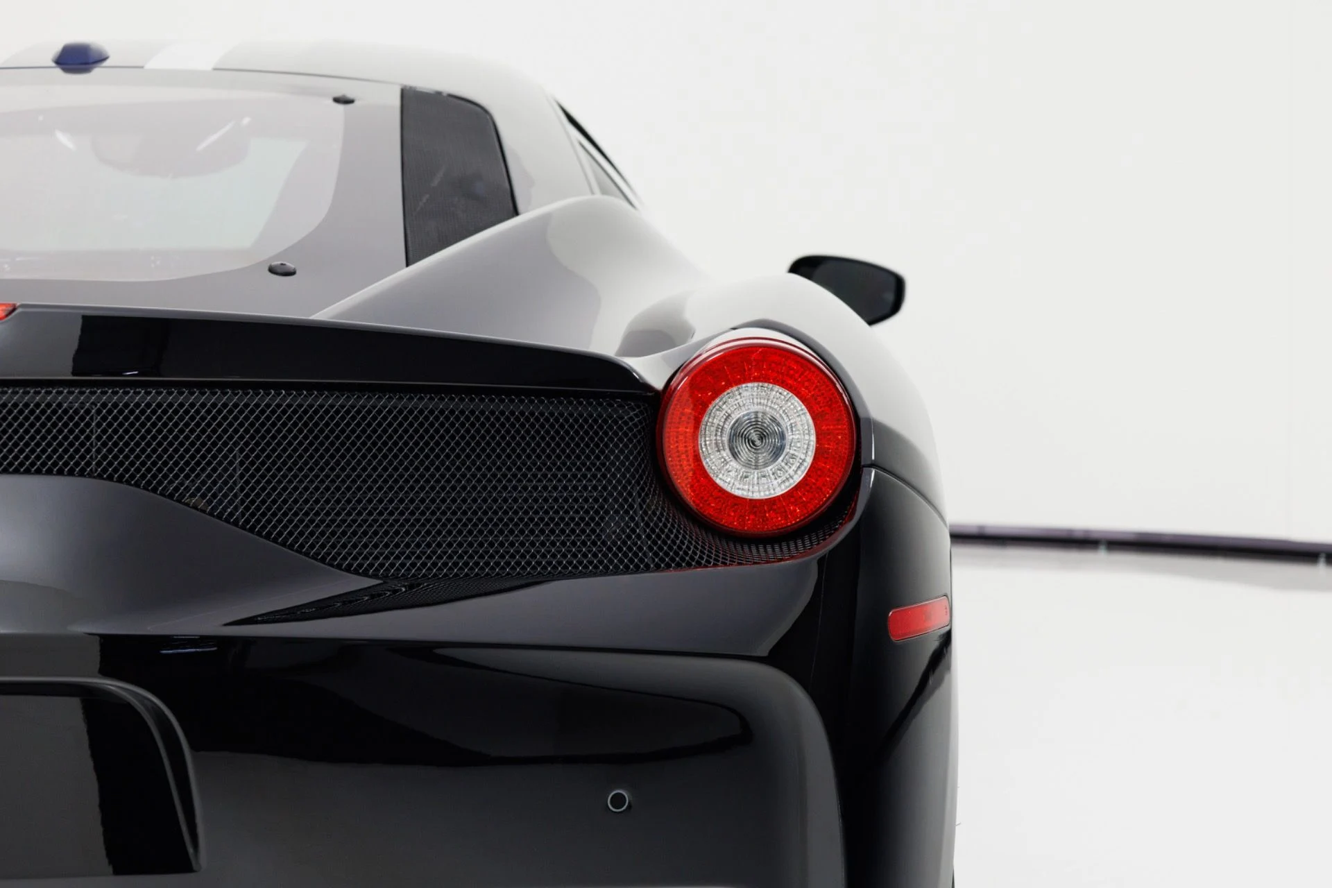 mph073_2253658240_Used_2015_Ferrari_458_Italia_Speciale_1788906955_43eaaabbbd