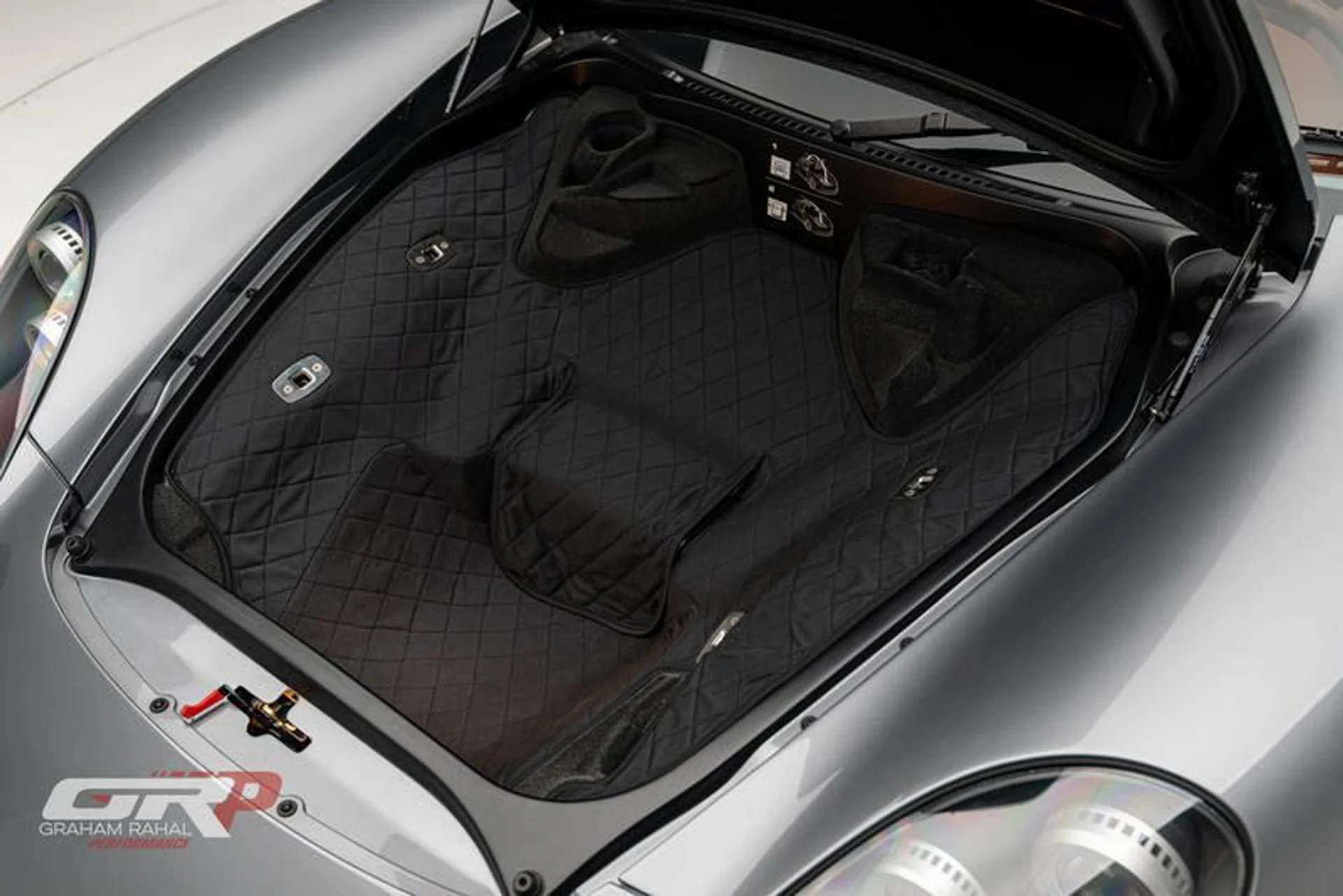 mph073_2269631679_03_F121_A2_318_C_432_C_A269_E01_C00_E7_BB_33_4ad1414950