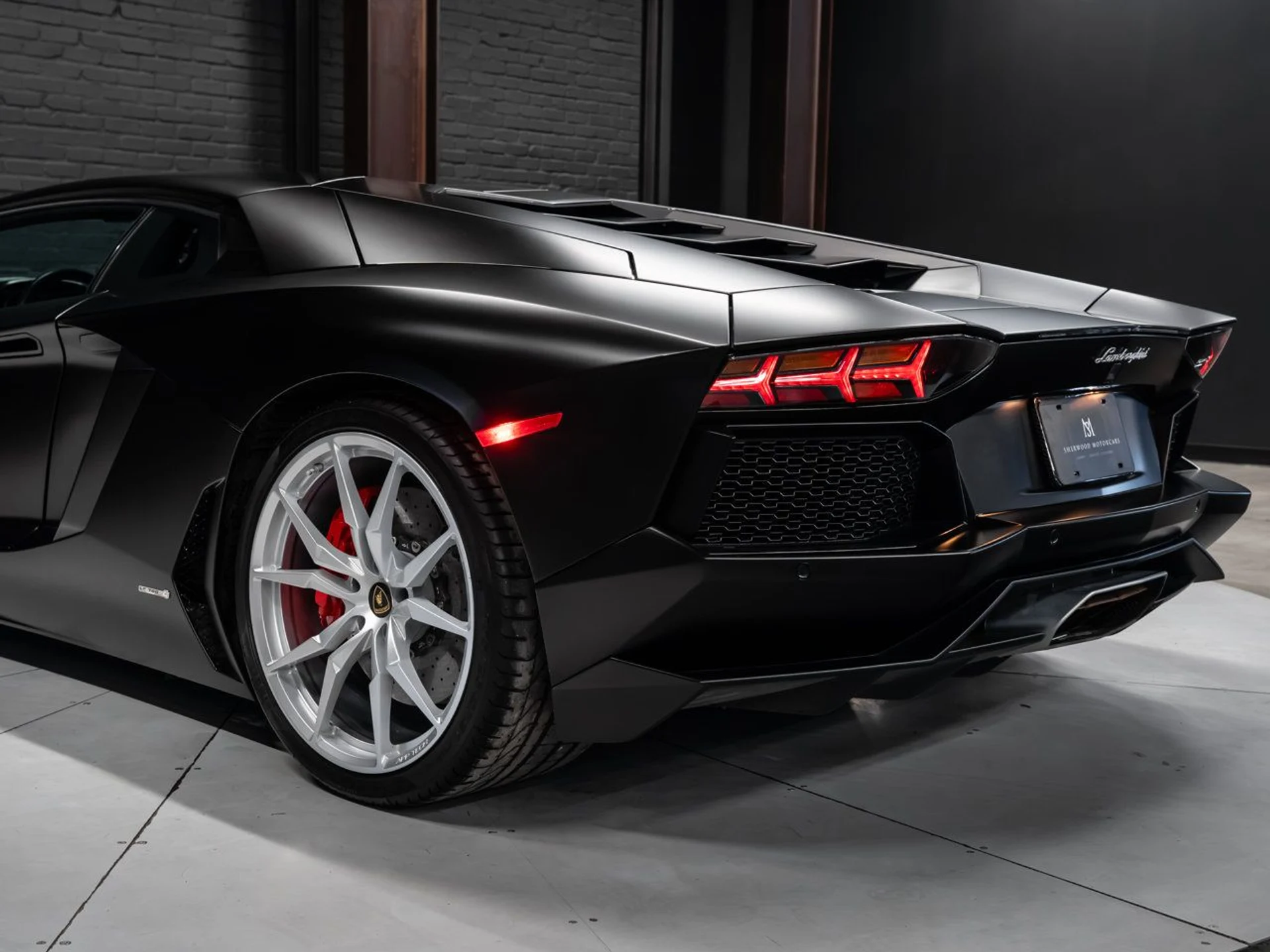 mph073_227422210_lamborghini_aventador_2017_cf685ad4e2