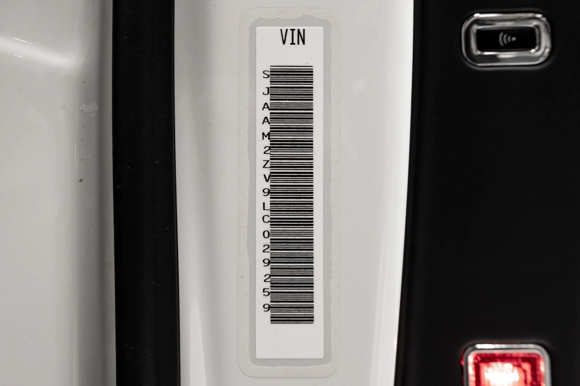 mph073_2308559696_Used_2020_Bentley_Bentayga_V8_1770245140_7075e62774