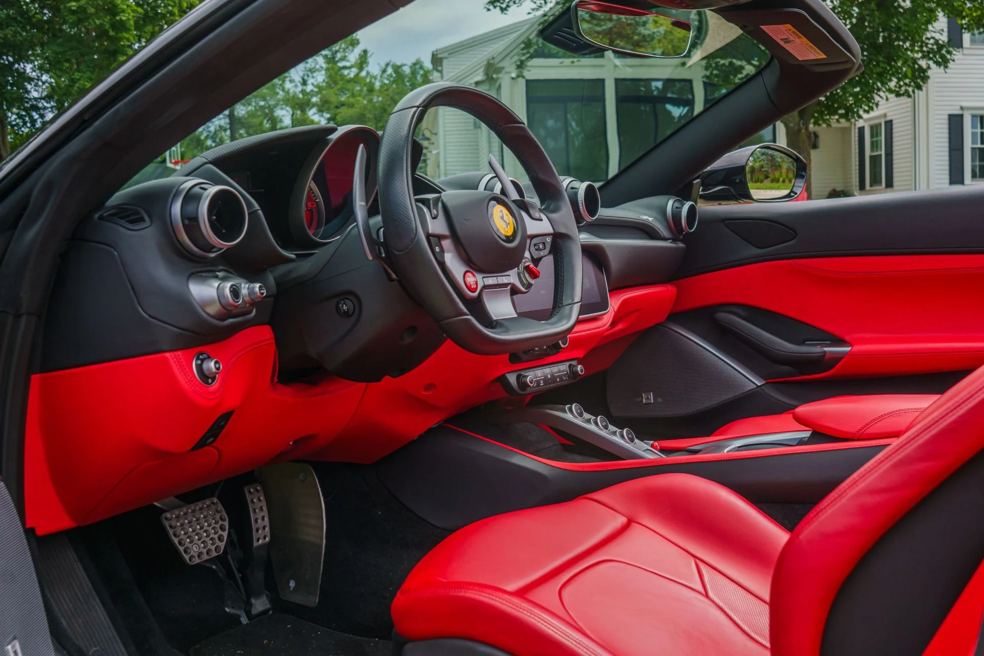 mph073_2316780047_Used_2019_Ferrari_Portofino_1783726040_15f2685835