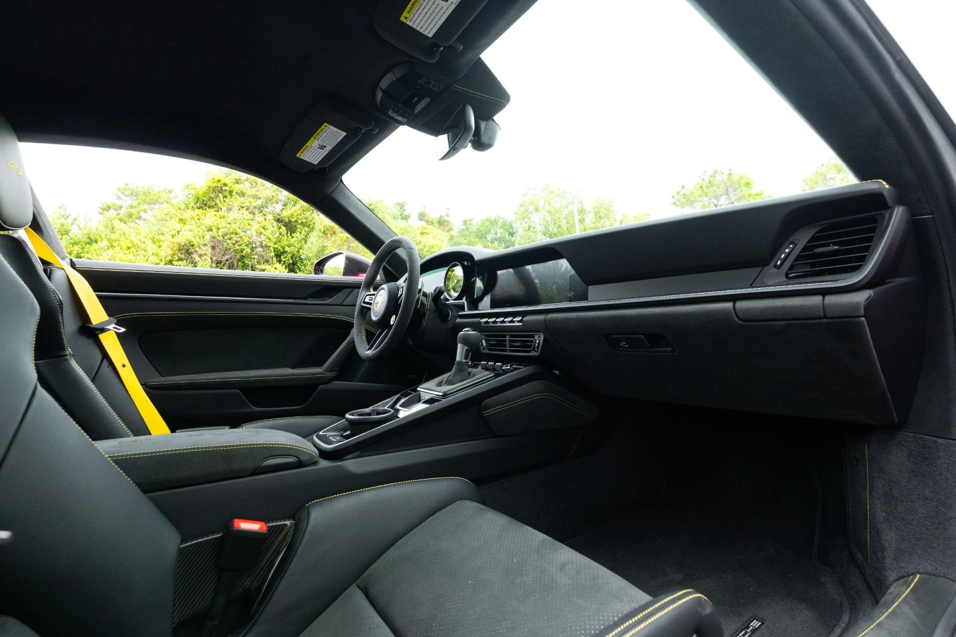 mph073_2372799328_Used_2024_Porsche_911_GT_3_1776966322_efacd210ee