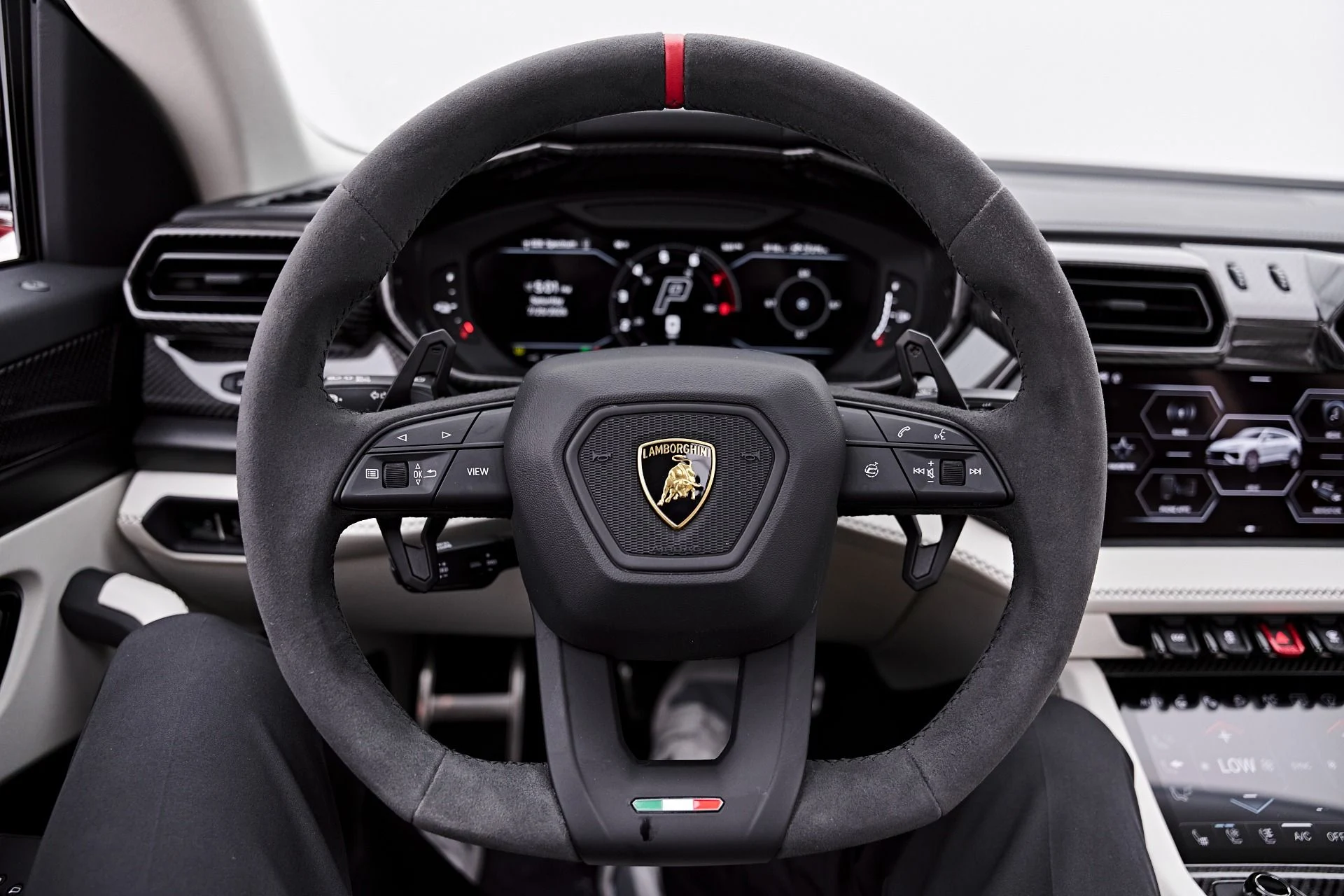 mph073_2566285143_Used_2025_Lamborghini_Urus_SE_1785259018_fd98cebec9