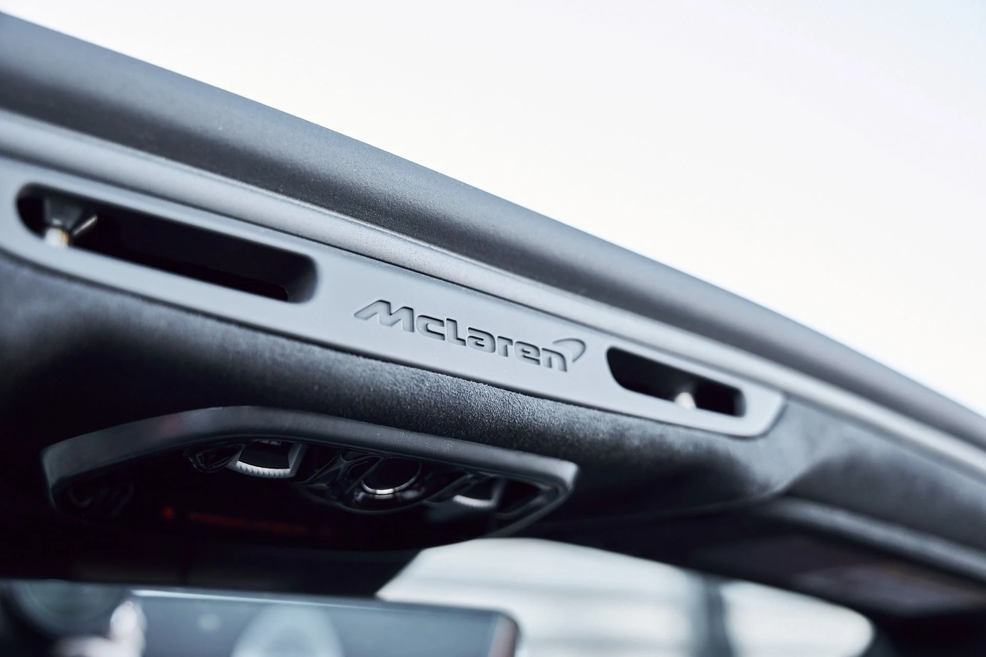 mph073_2628472639_Used_2025_Mc_Laren_Artura_Performance_1769481915_aa13757bf0