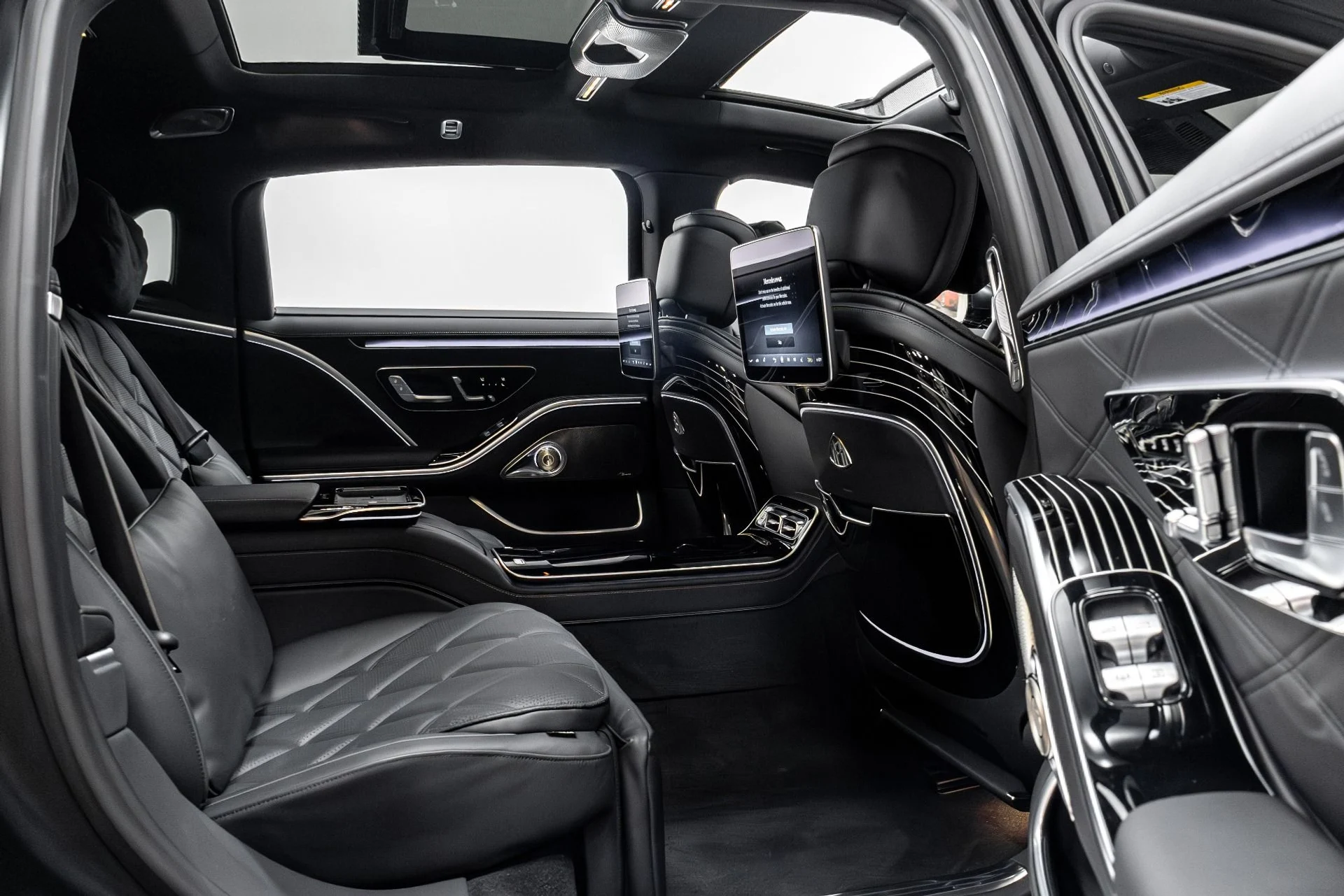 mph073_2629183438_Used_2024_Mercedes_Benz_S_Class_Maybach_S_680_4_MATIC_1764625509_1f64160c33