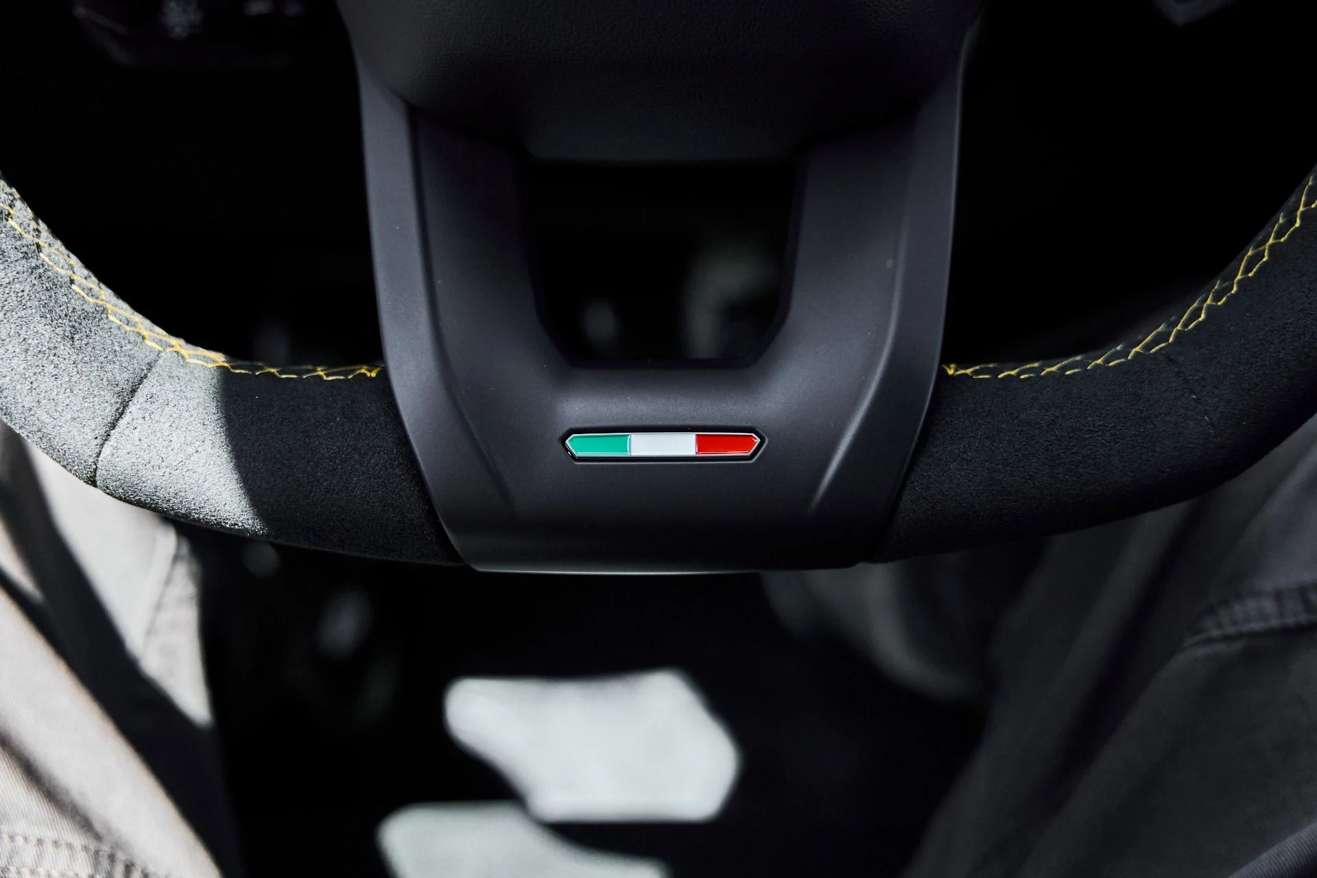 mph073_2641330393_Used_2024_Lamborghini_Urus_Performante_1778117081_613bf0a9af