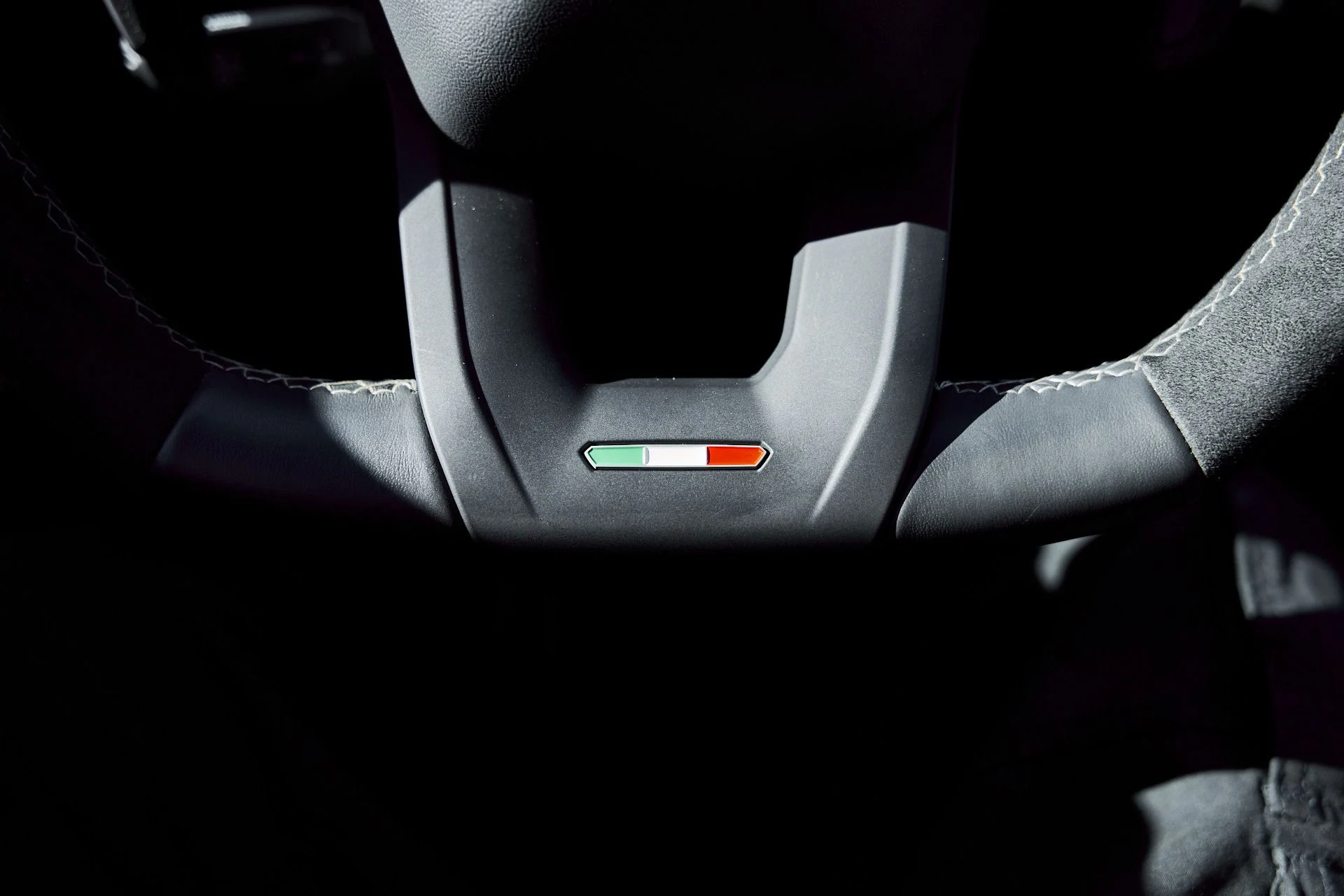 mph073_2710467412_Used_2024_Lamborghini_Urus_Performante_1767668086_86912d7f1c