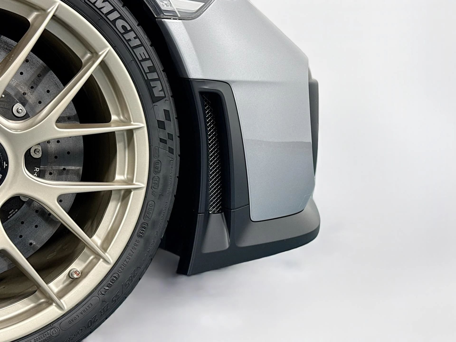 mph073_2714760719_Used_2018_Porsche_911_GT_2_RS_1784763015_0cf61f21f1