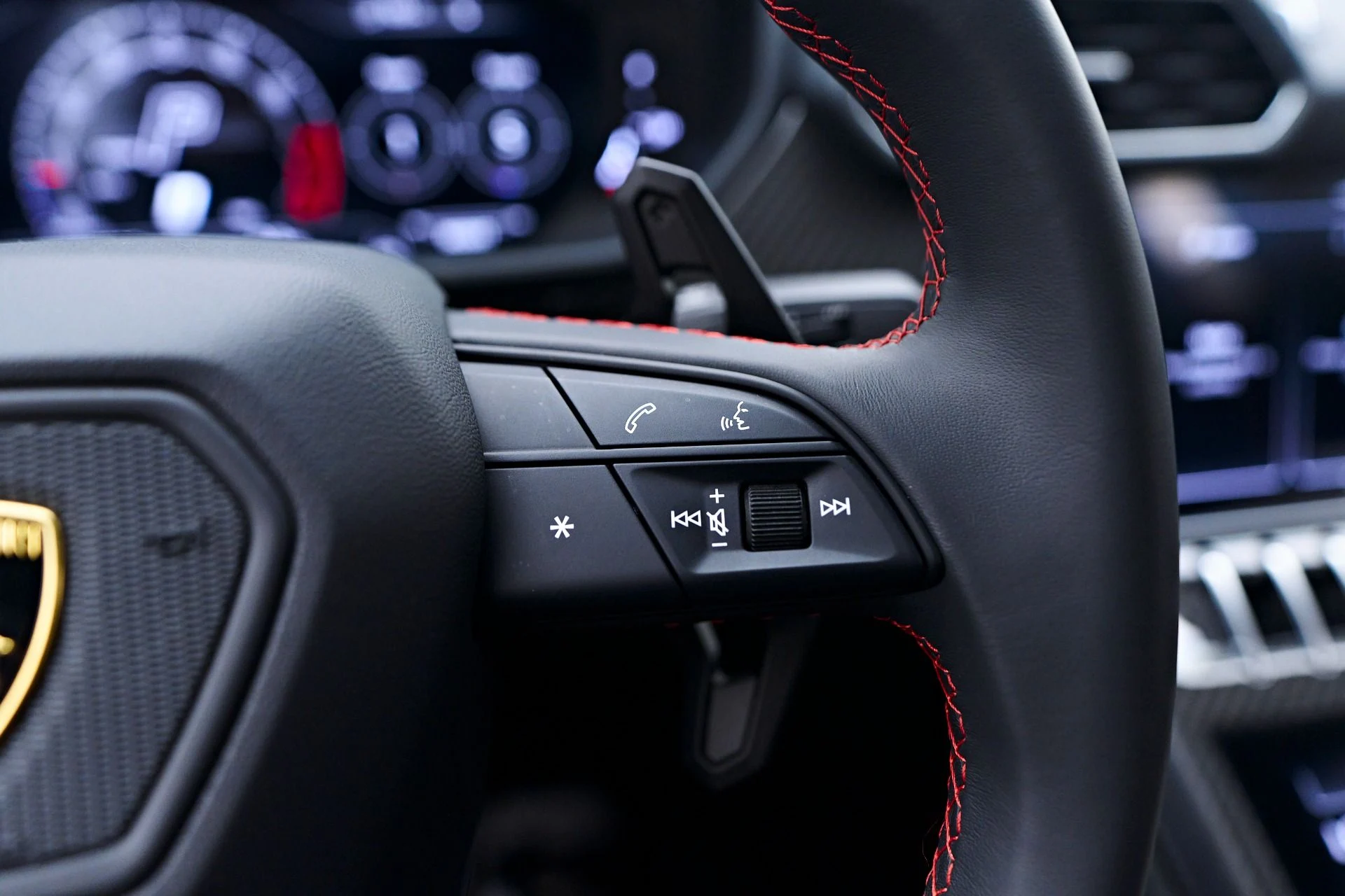 mph073_2749539347_Used_2024_Lamborghini_Urus_Performante_1751408326_5c7b2b4528