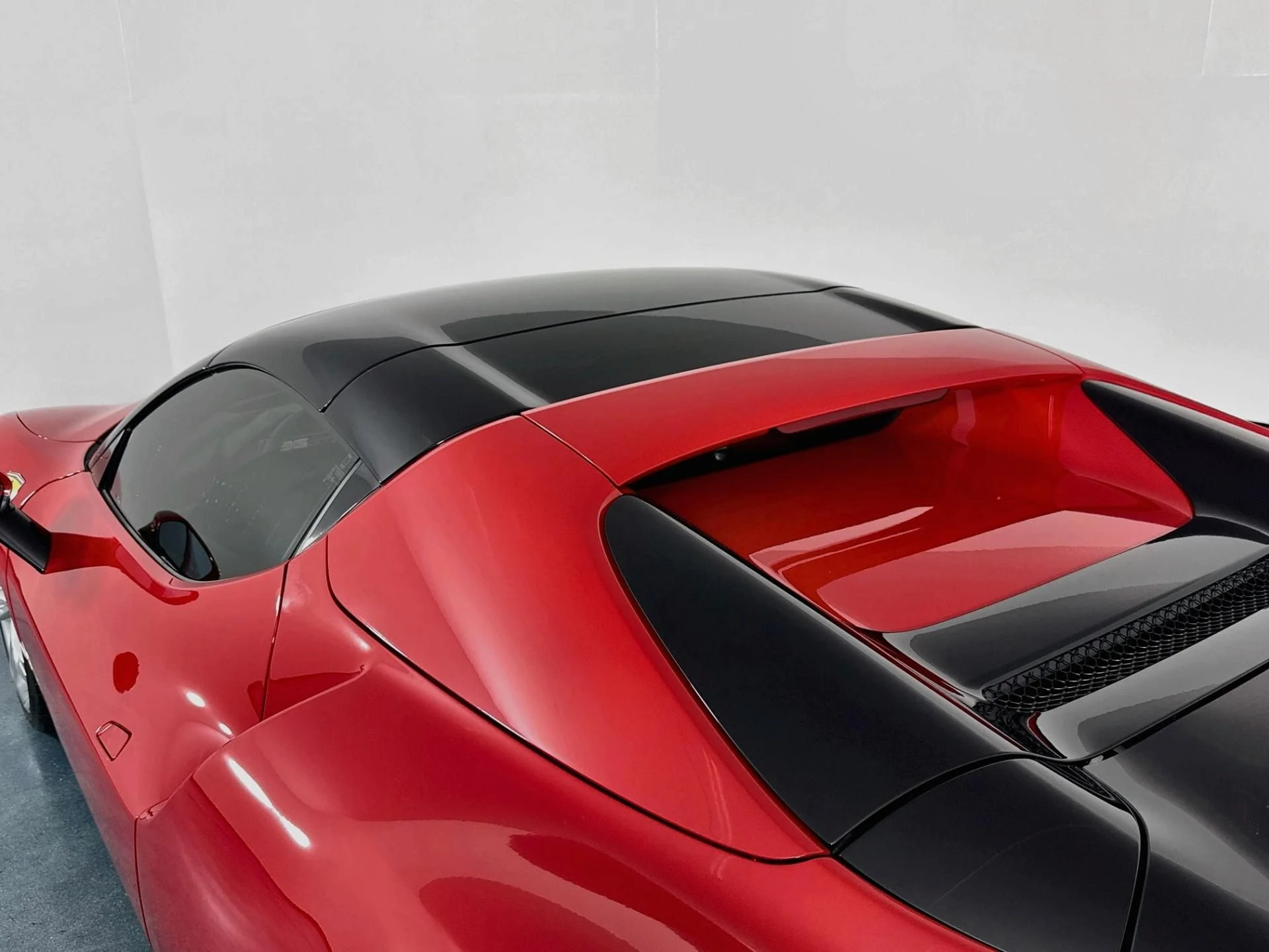 mph073_2896104791_Used_2024_Ferrari_296_GTS_1791318700_006d0618a3