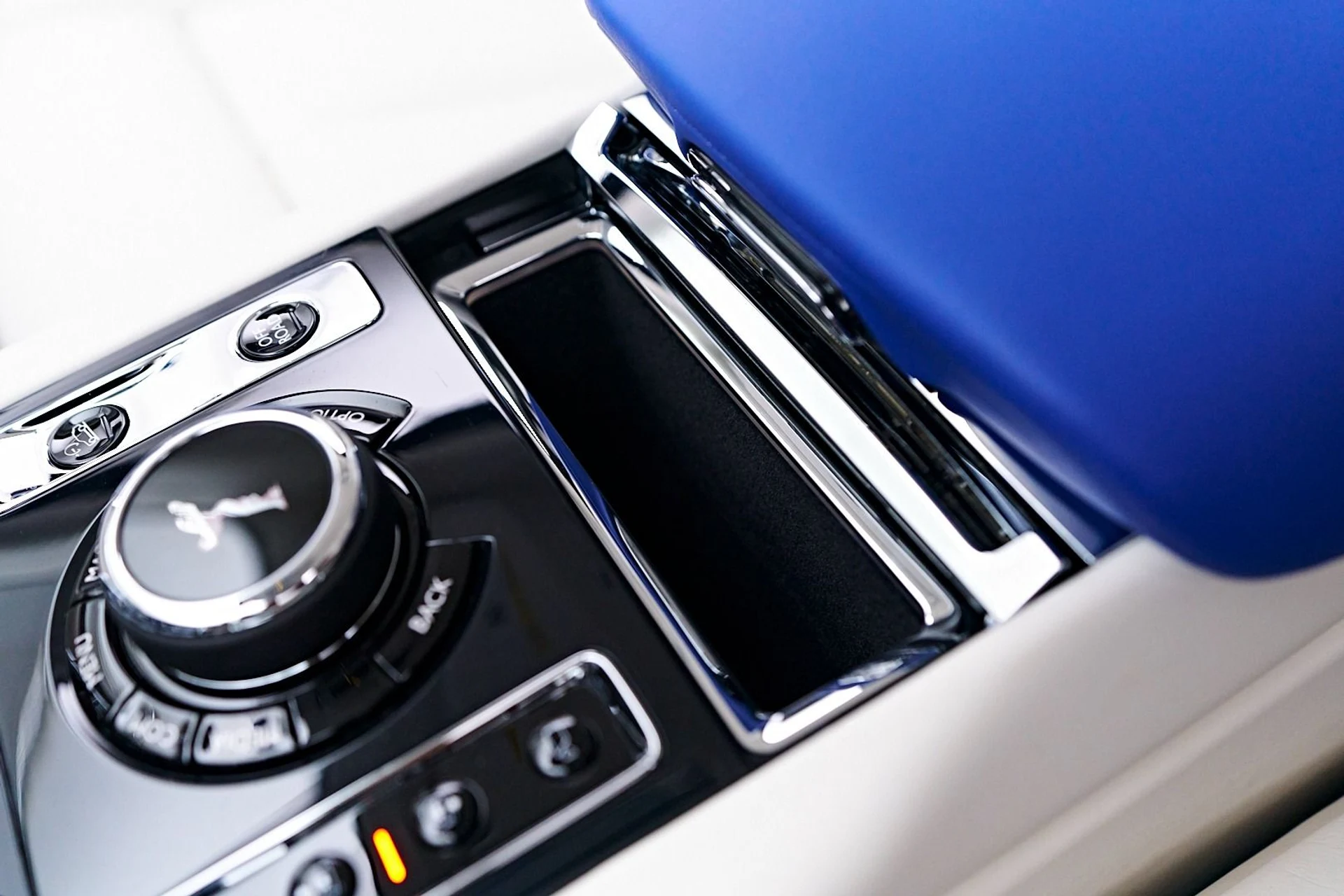 mph073_292314709_Used_2023_Rolls_Royce_Cullinan_Base_1745954360_77ae68b5e1