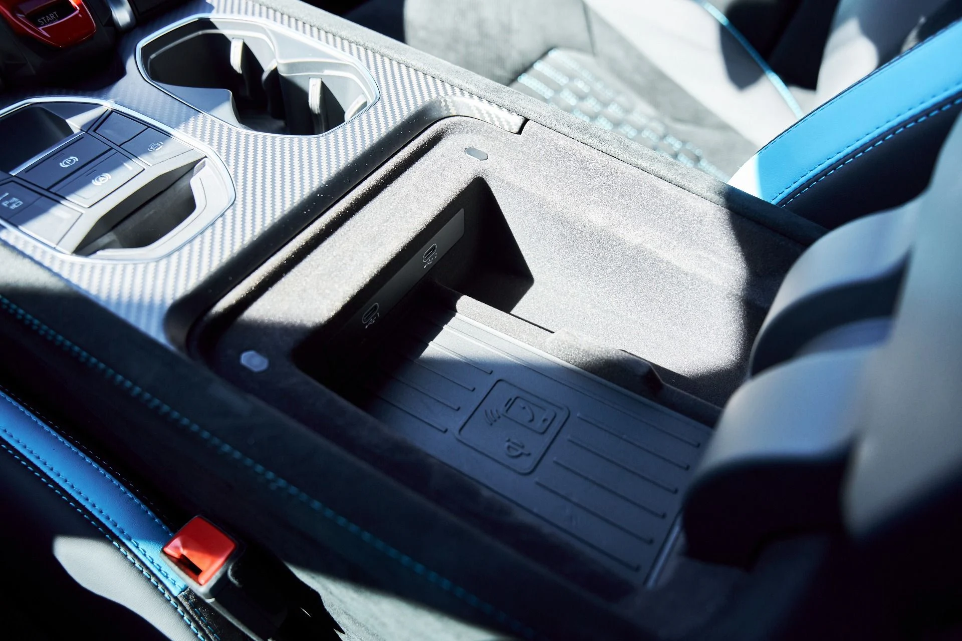 mph073_3001739944_Used_2024_Lamborghini_Urus_Performante_1773367216_5074035523