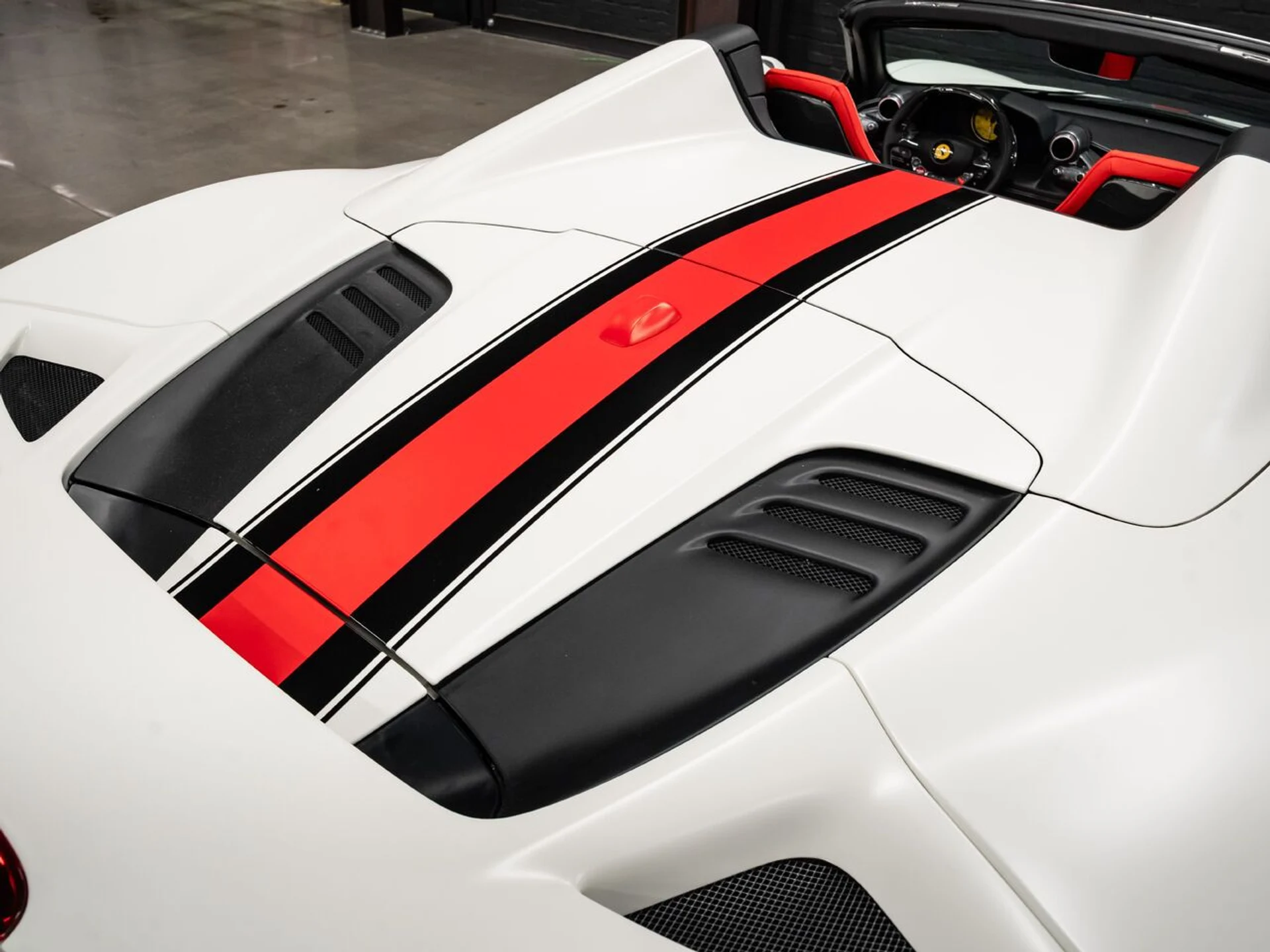 mph073_3038317553_ferrari_f8_spider_2022_b47a36cece