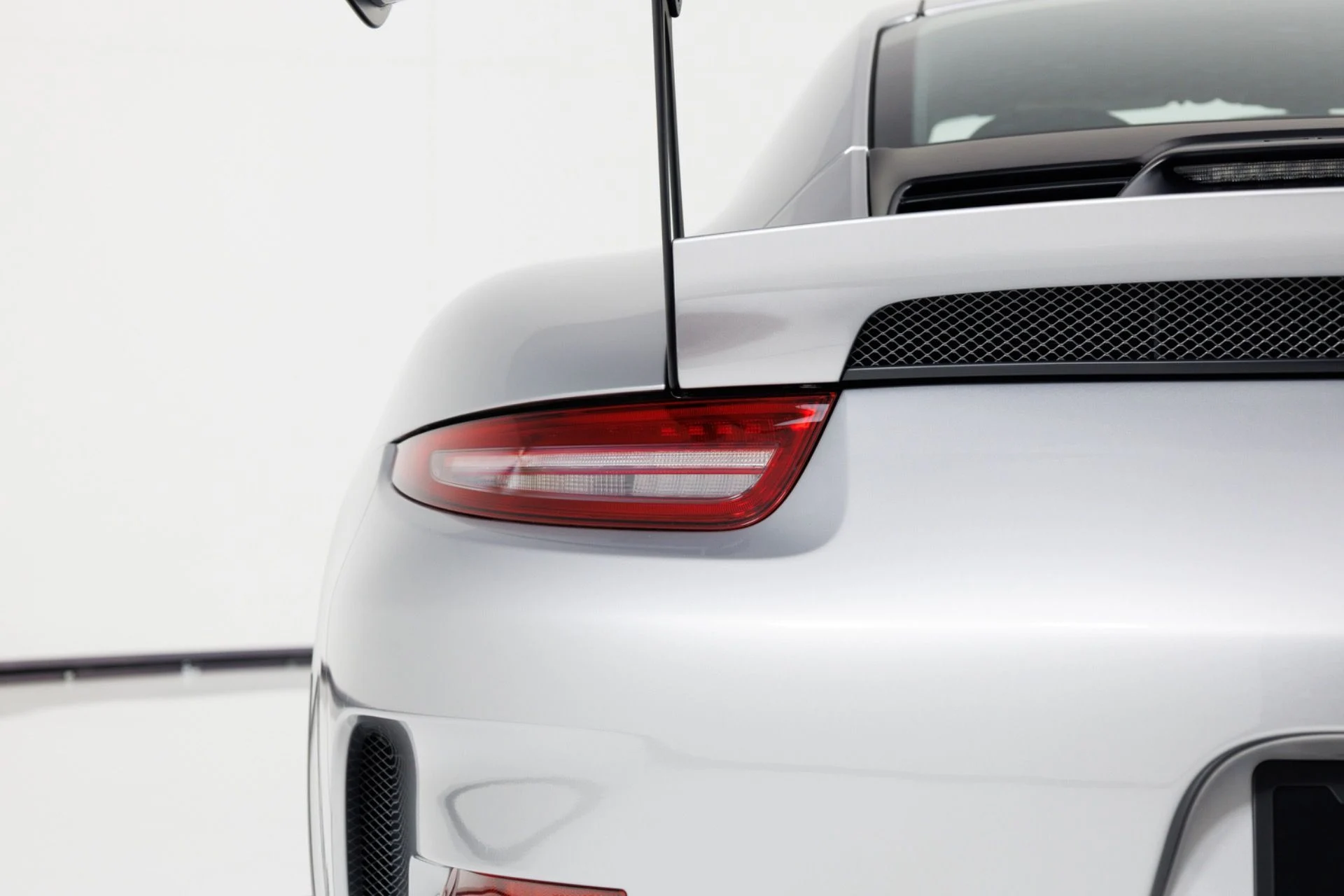 mph073_3100286938_Used_2016_Porsche_911_GT_3_RS_1782496732_6343f1c676