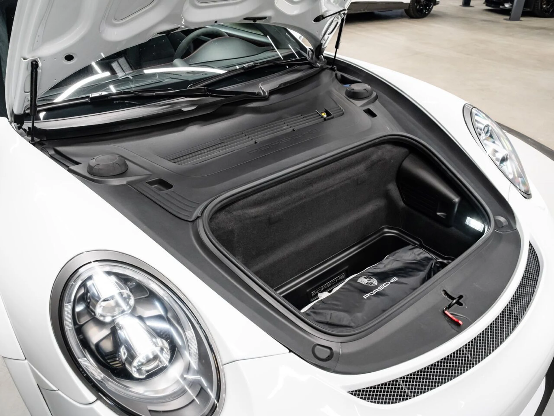 mph073_3101763565_porsche_911_2015_9292f683fd