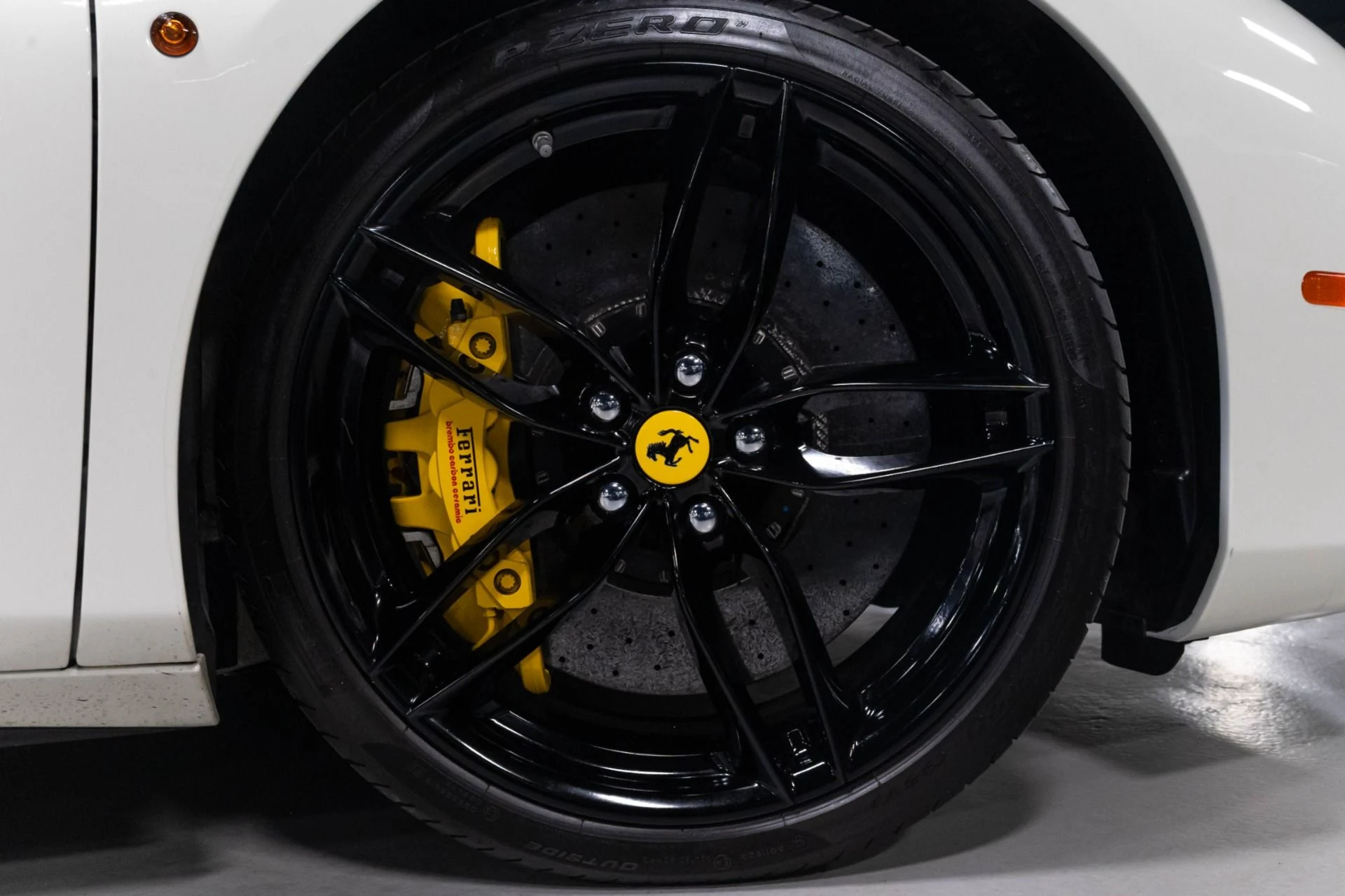 mph073_3158056064_Used_2016_Ferrari_488_Spider_1784843221_803de8e84d