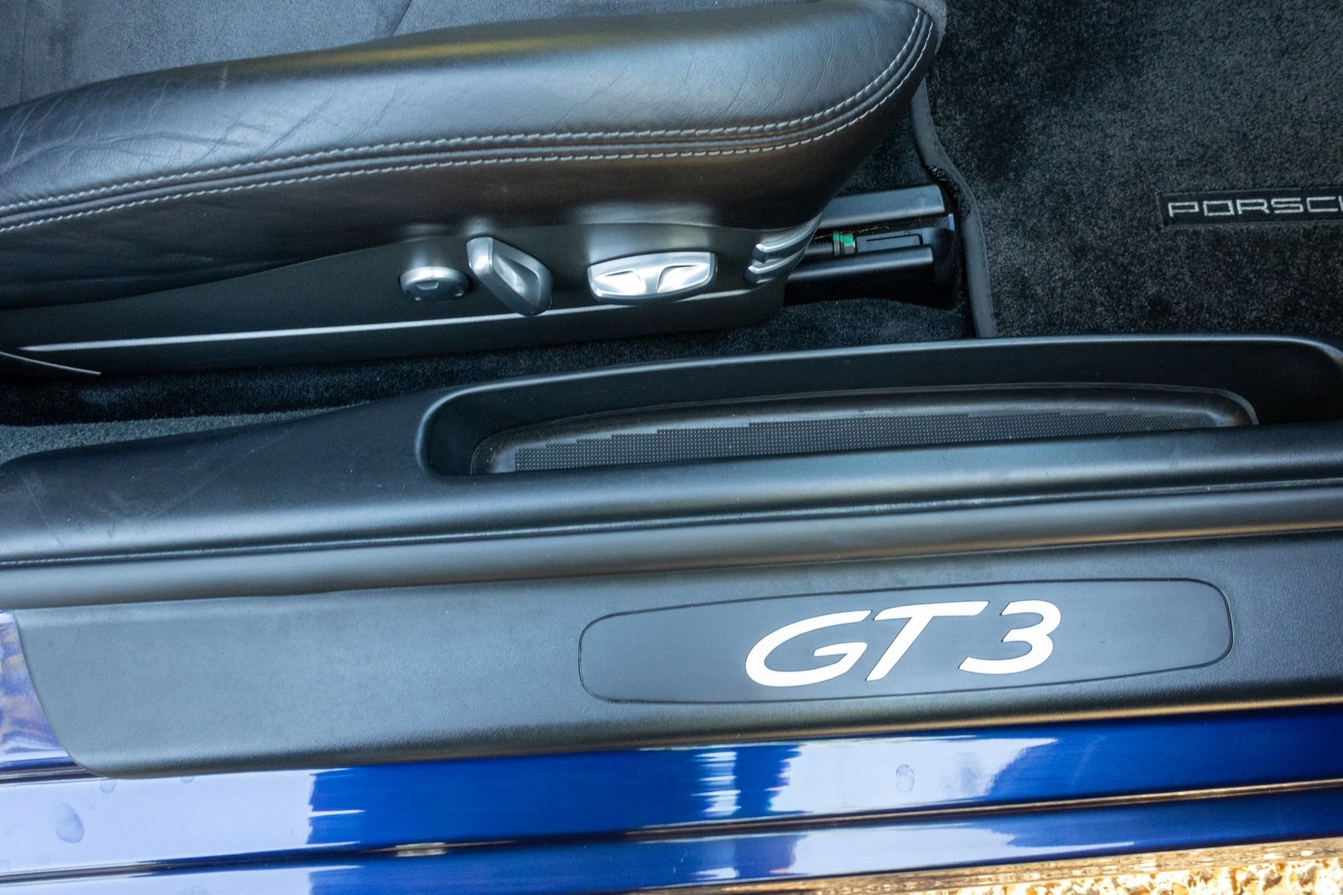 mph073_3236939557_Used_2007_Porsche_911_GT_3_1791996870_1d1f486c20