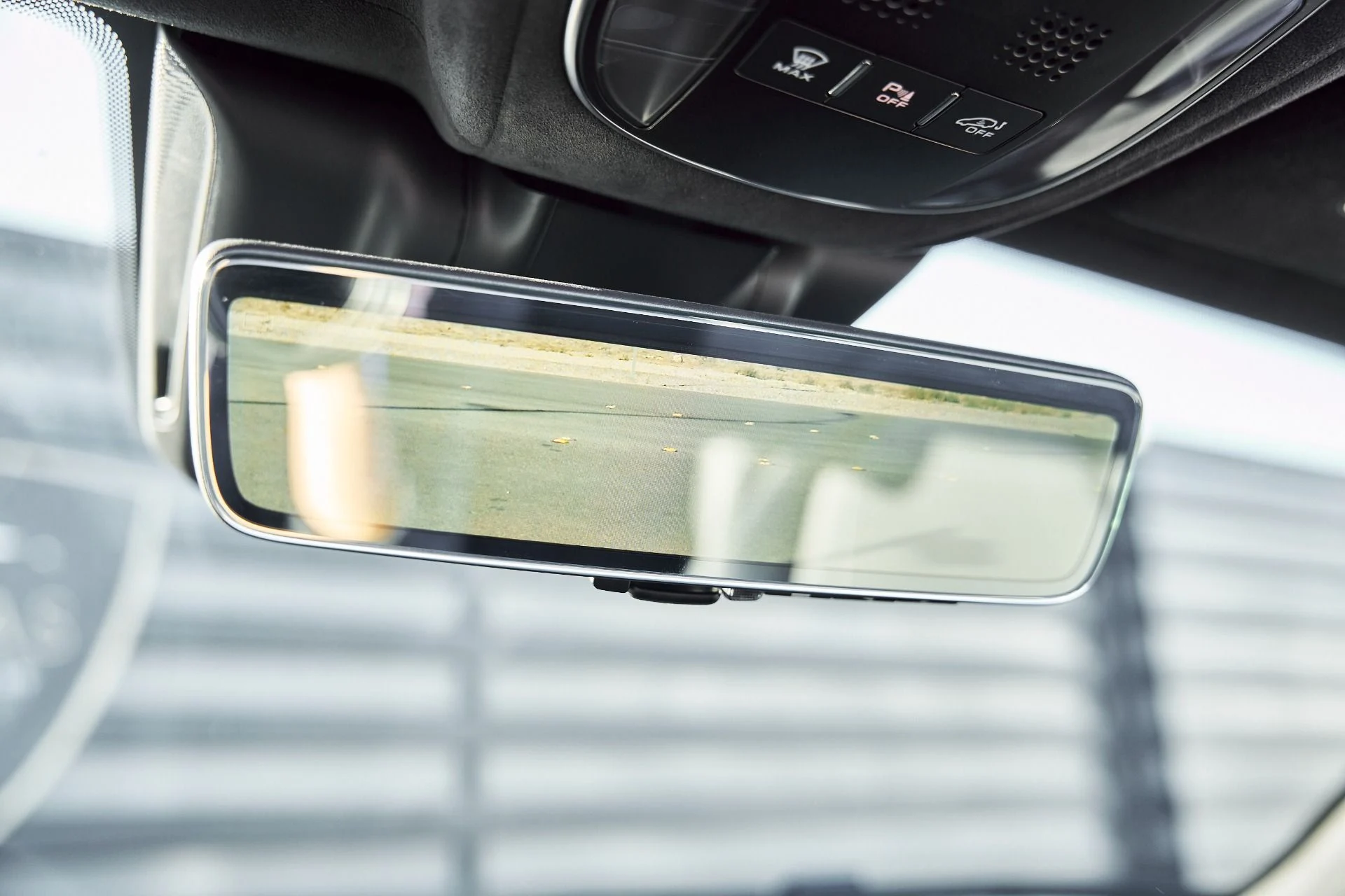 mph073_3252711674_Used_2024_Maserati_MC_20_1771382134_e8e98b460b