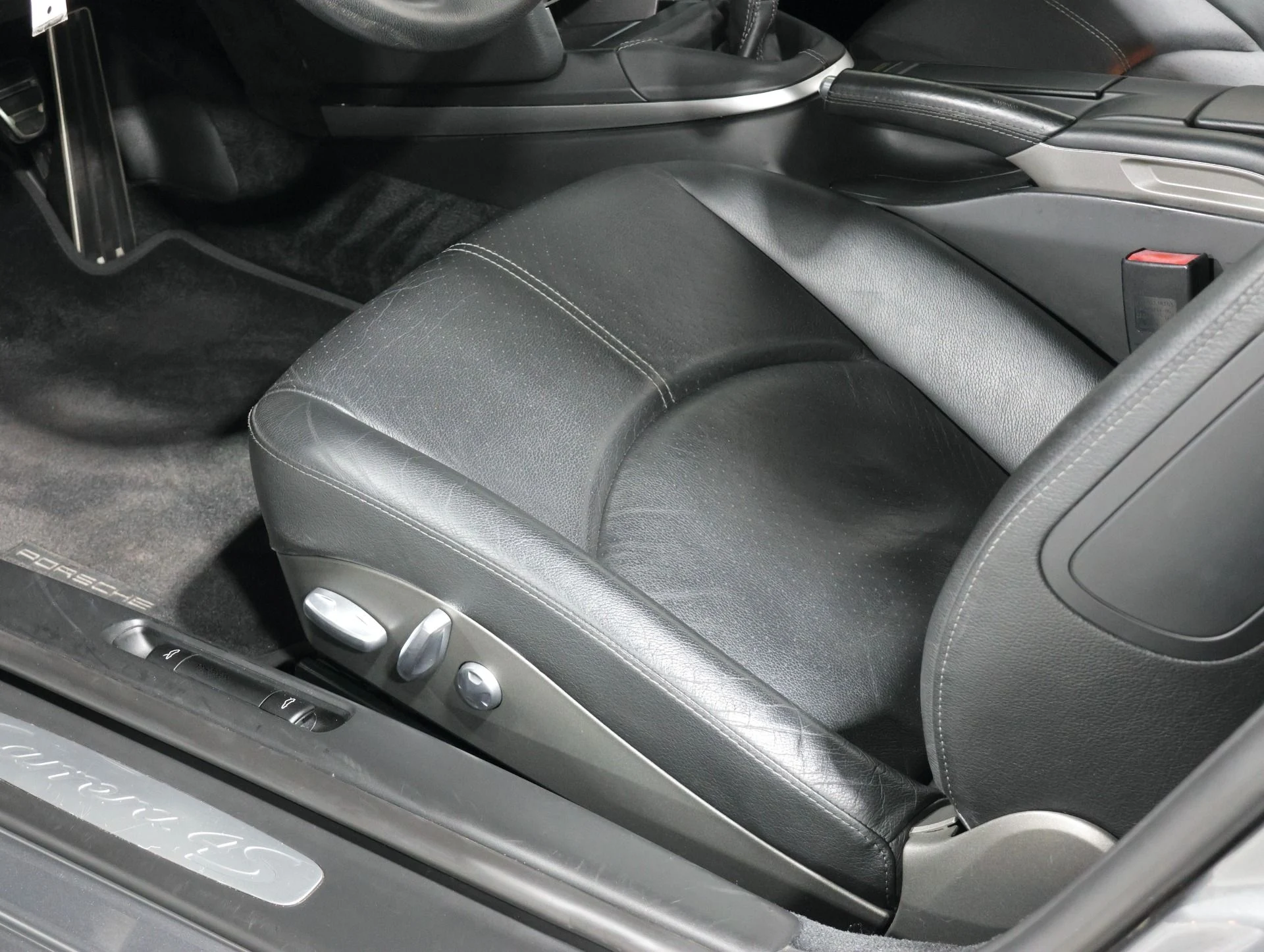 mph073_3301195854_Used_2008_Porsche_911_Carrera_4_S_6_Speed_Manual_Sport_Chrono_Exhaust_Just_Serviced_1762199301_18ae7bdc55