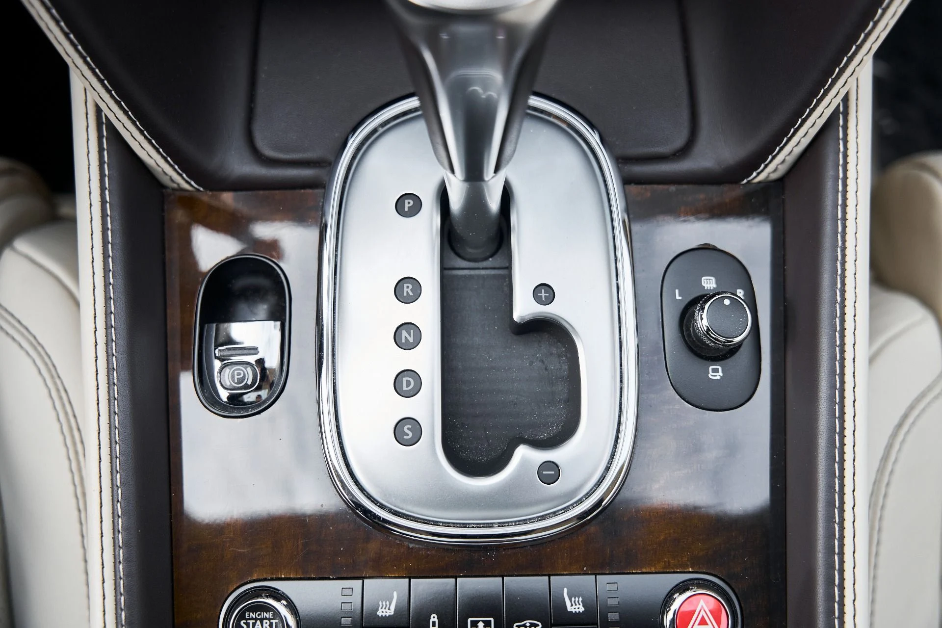 mph073_336926297_Used_2015_Bentley_Flying_Spur_V8_1769278441_b9d2d7d8b2