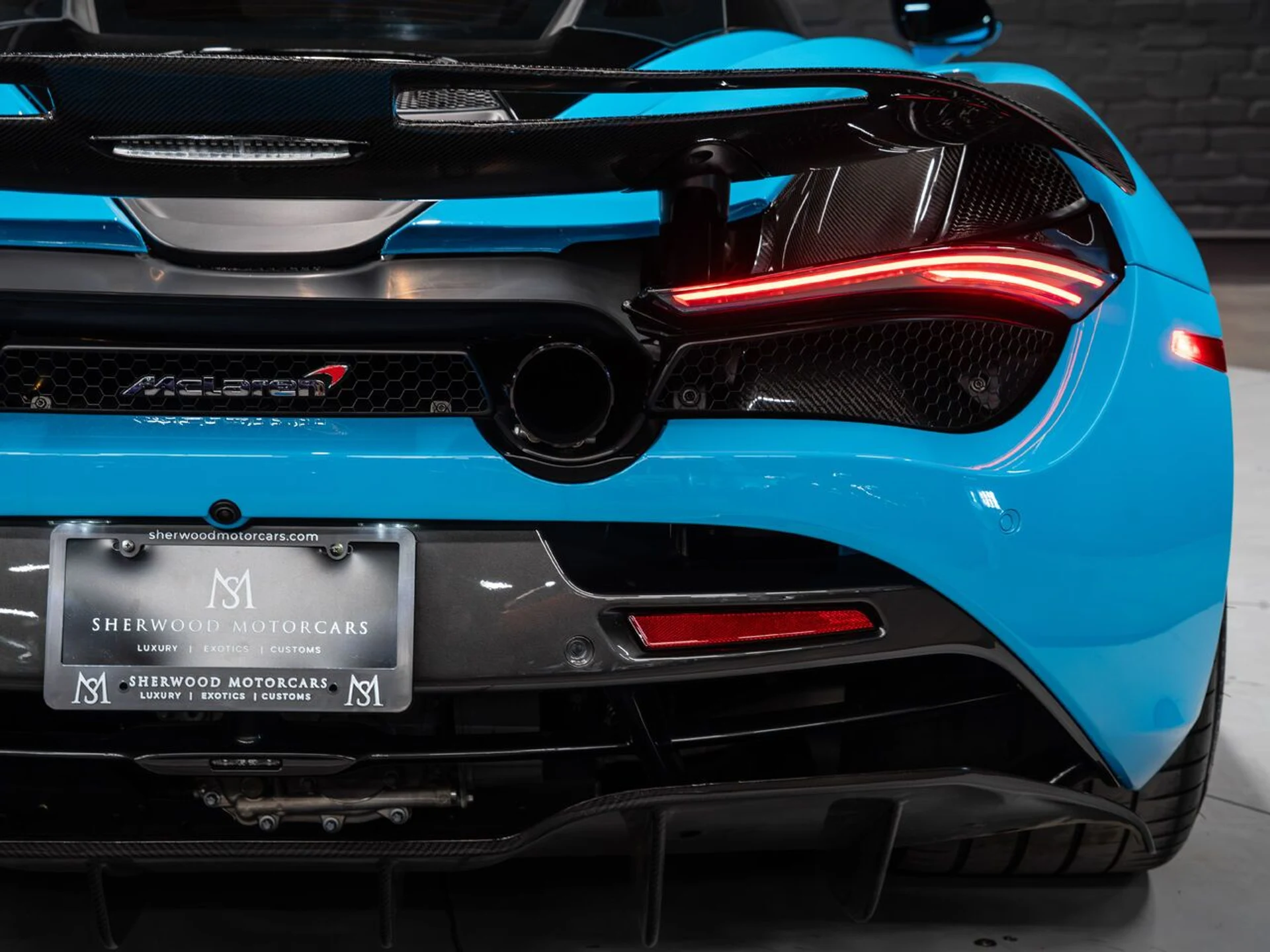 mph073_34456557_mclaren_720s_2018_c714340528