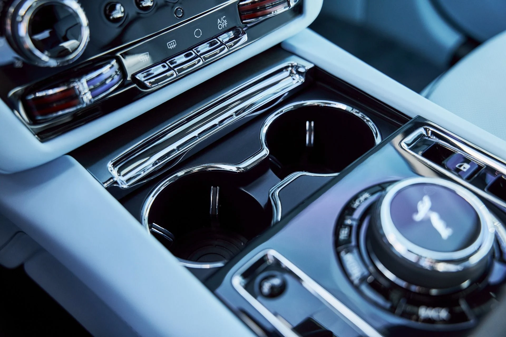 mph073_3461344027_Used_2025_Rolls_Royce_Spectre_Base_1773452593_dfc63a7314