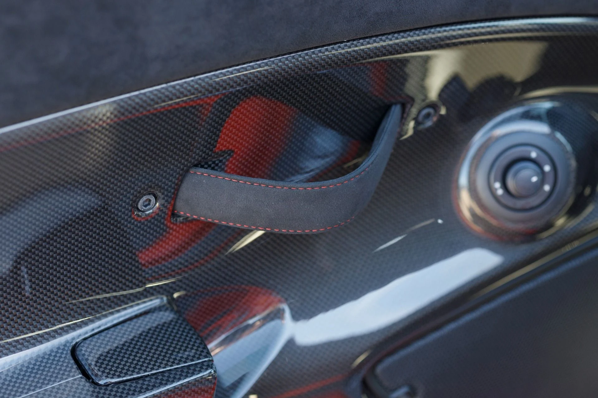 mph073_3473084215_Used_2020_Ferrari_488_Pista_1765914948_0cef572653