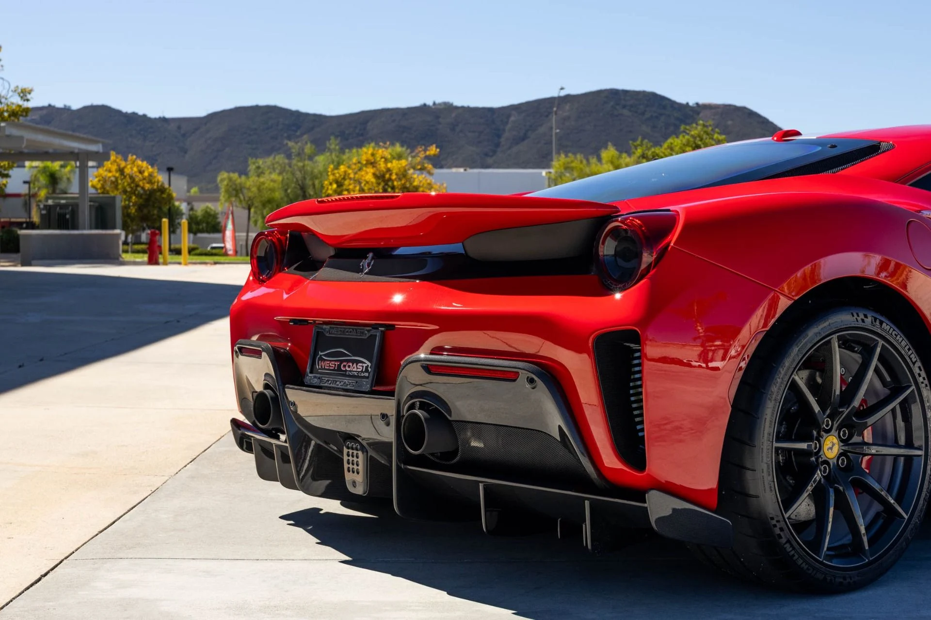 mph073_3478317104_Used_2019_Ferrari_488_Pista_1760720842_33851989aa
