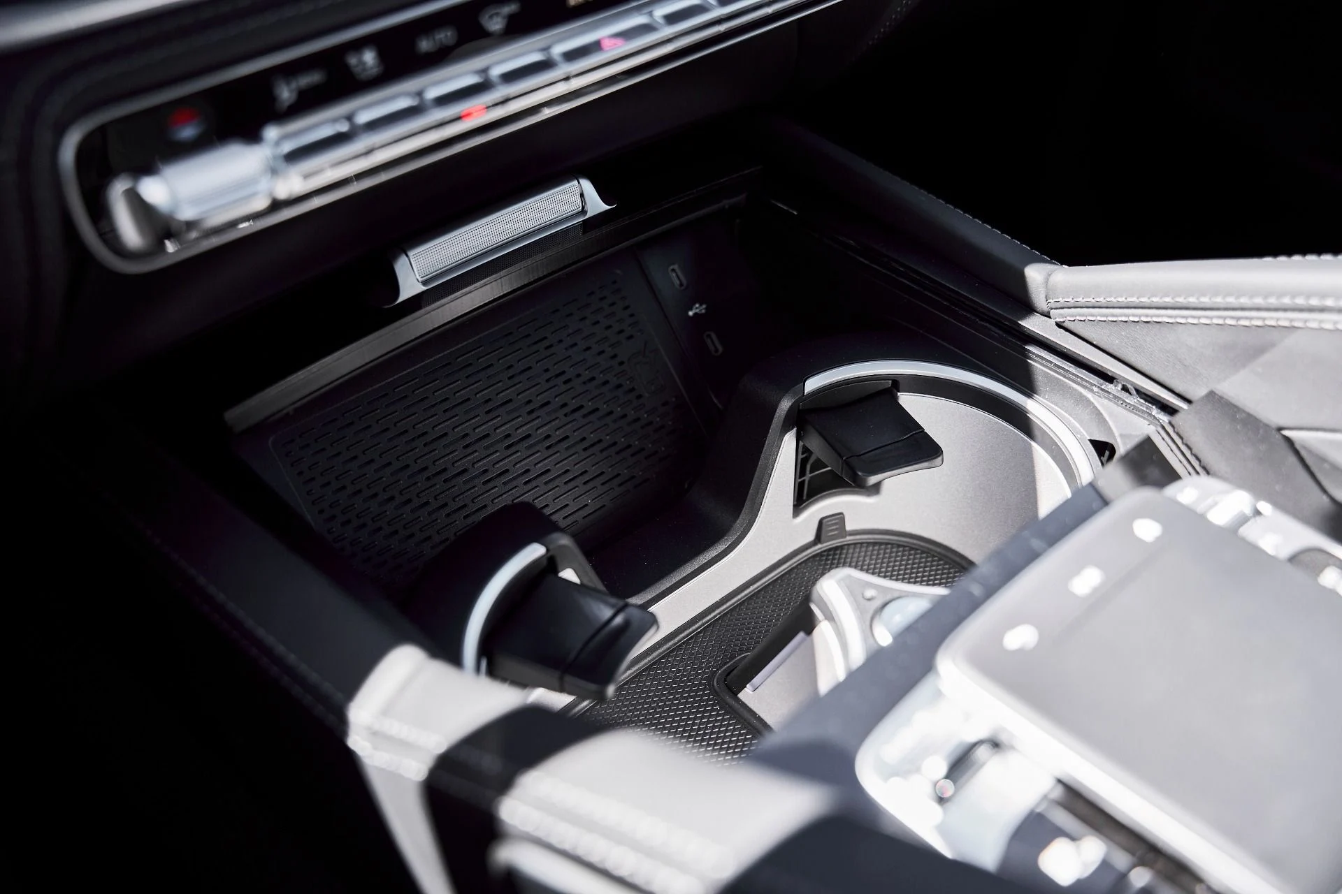 mph073_3548833225_Used_2026_Mercedes_Benz_GLS_Maybach_GLS_600_1776125348_72f7d698c4