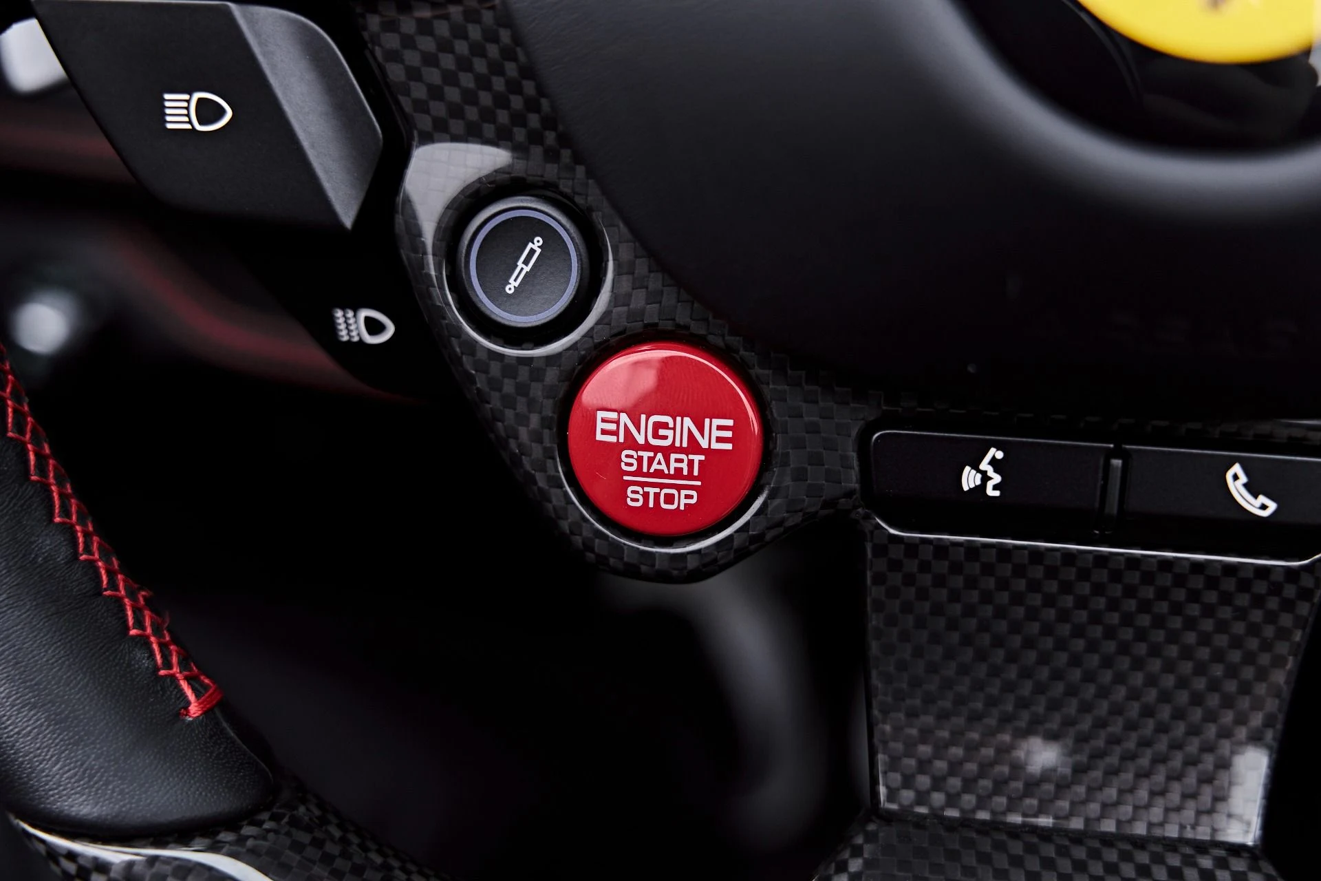 mph073_3600854804_Used_2022_Ferrari_F8_Spider_Base_1785538884_df8851f378