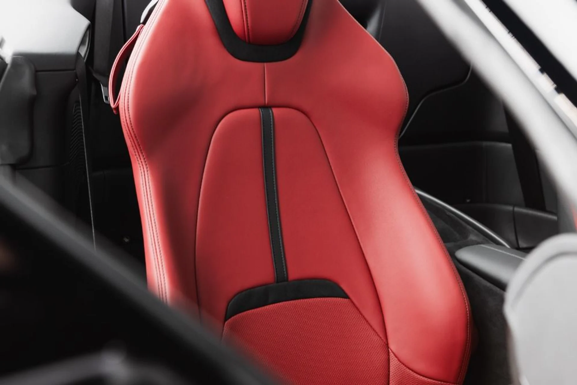 mph073_3616819525_Used_2024_Ferrari_Roma_Spider_13bfbc0ce6