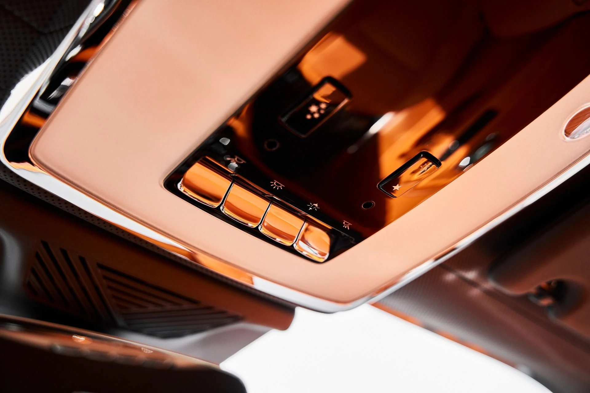 mph073_3633334560_Used_2025_Rolls_Royce_Spectre_Base_1775928302_210d561820